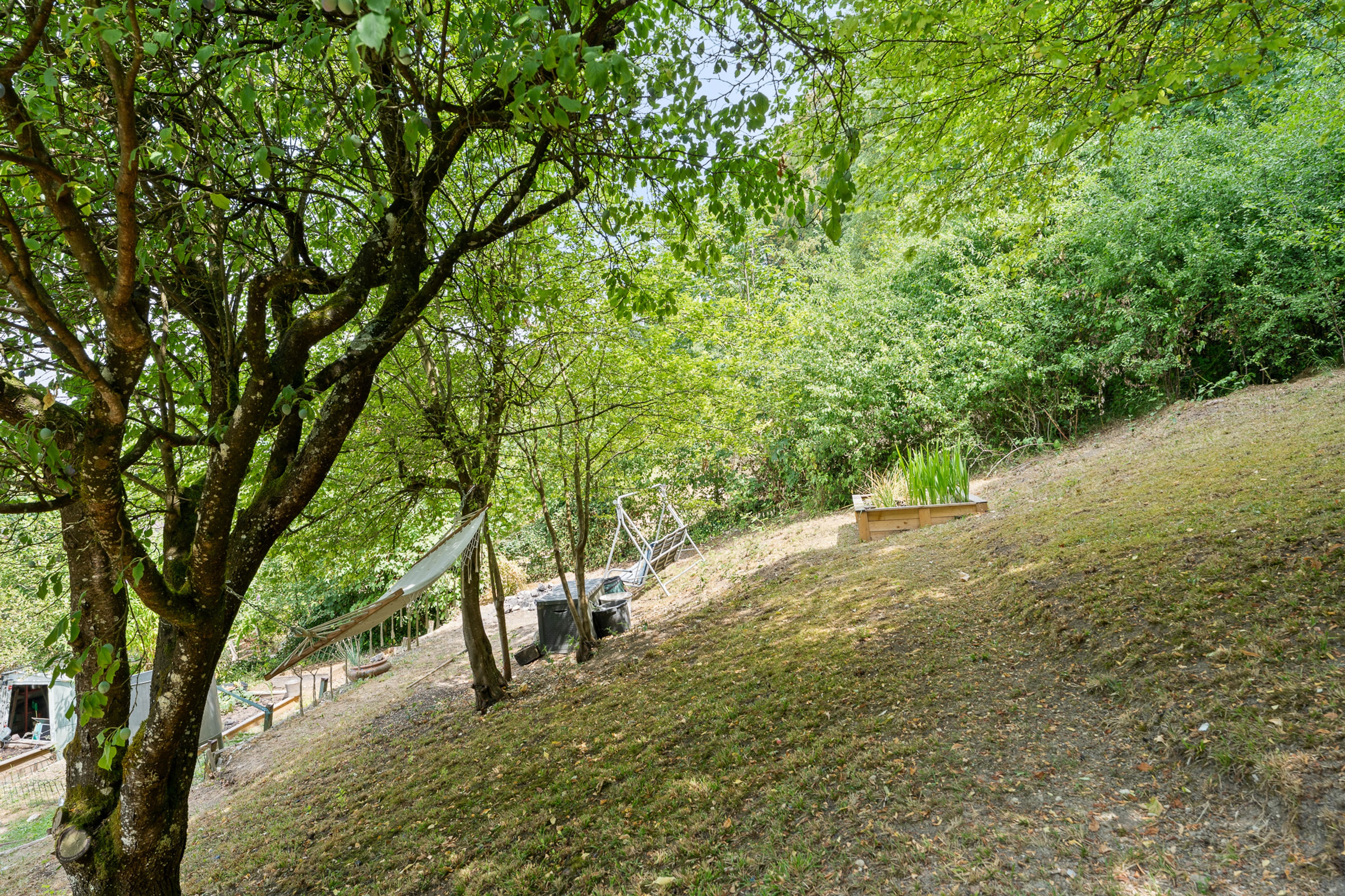 Charmantes 5.5-Zimmer-Bijou am Waldrand mit grossem Grundstück und Weitblick - 14