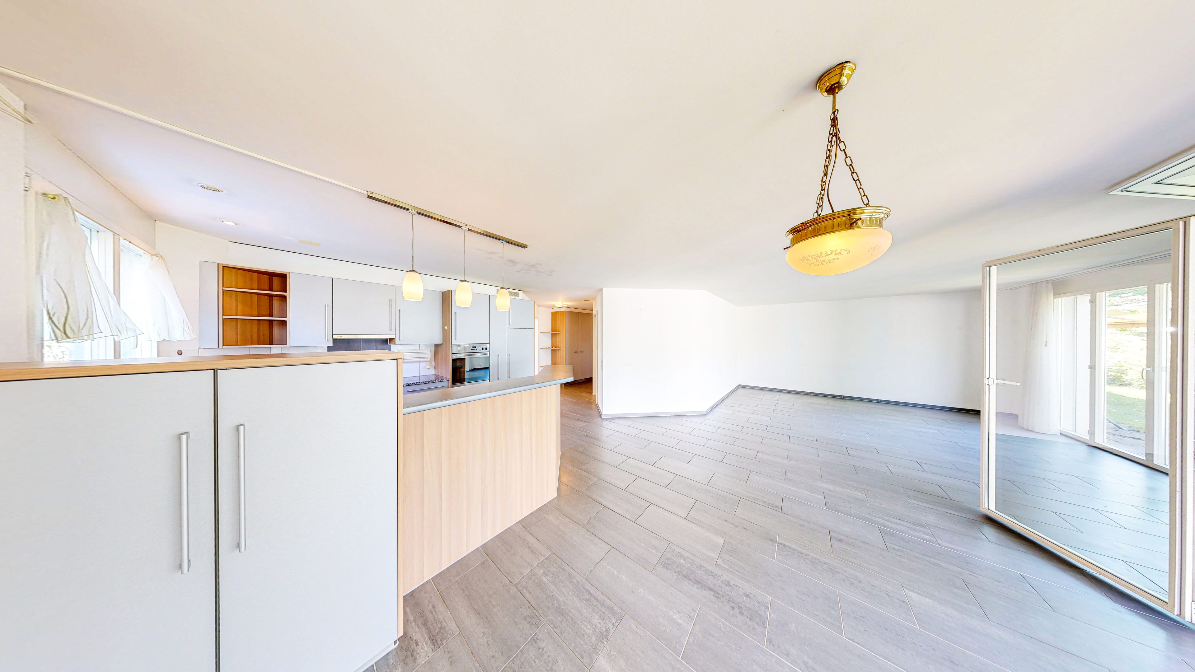 Helle 4.5-Zimmer-Gartenwohnung mit Terrasse in Münsingen zu verkaufen
