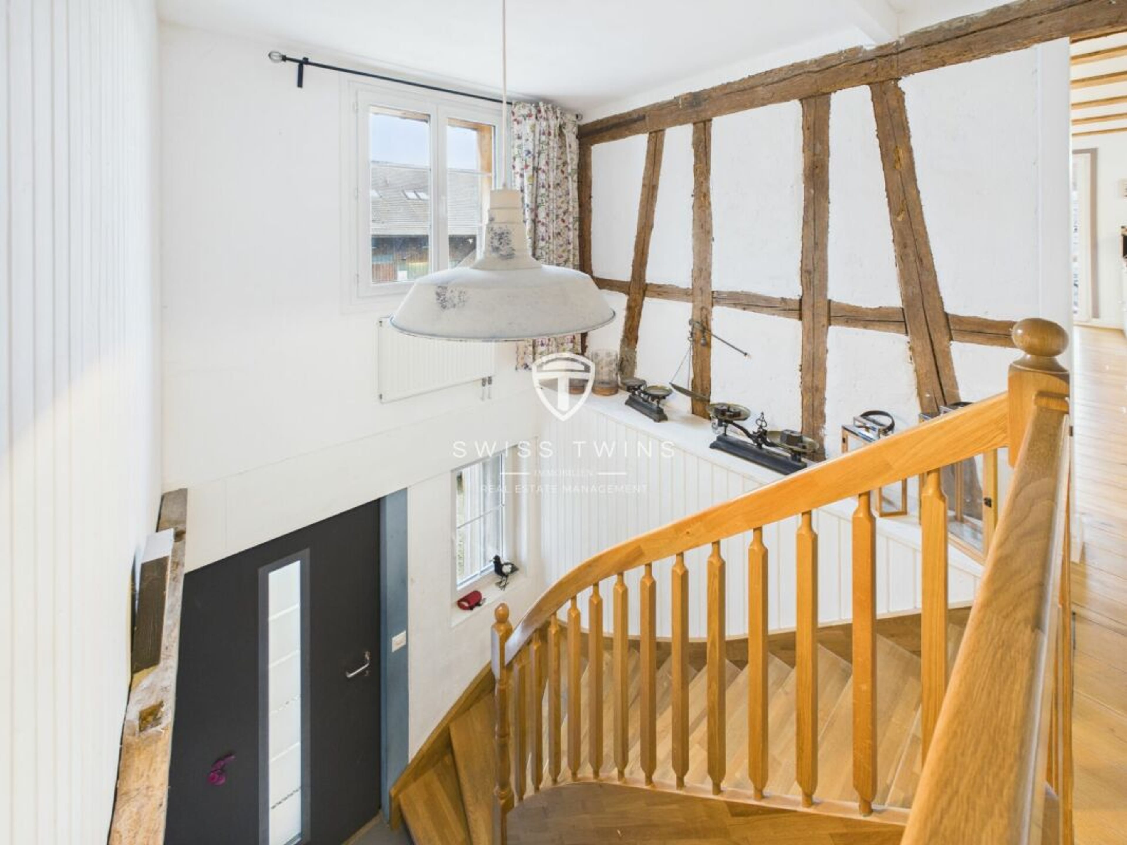 6.5-Zimmer-Wohnung mit Charme und Loggia in Volken - 7