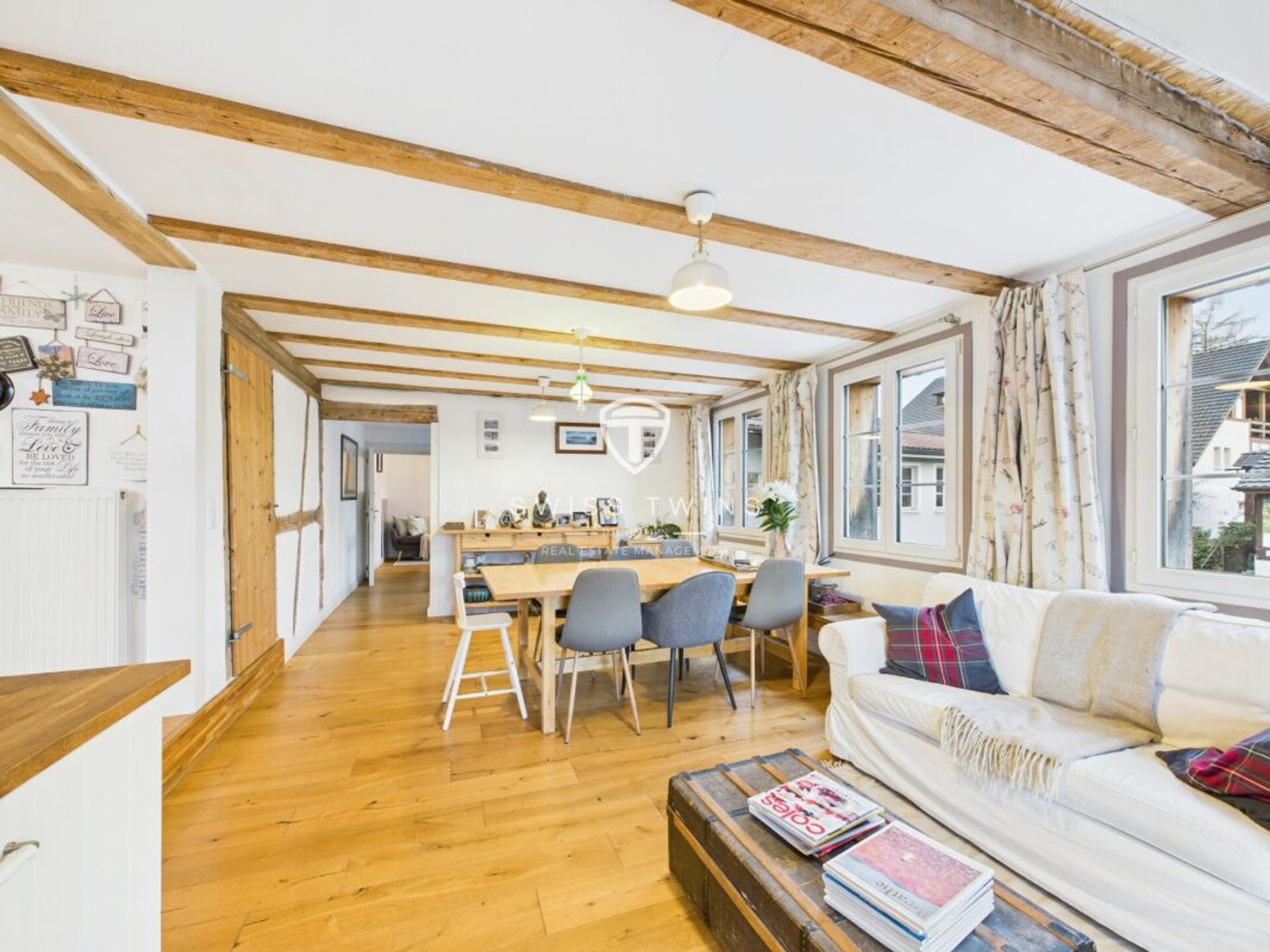 6.5-Zimmer-Wohnung mit Charme und Loggia in Volken - 1