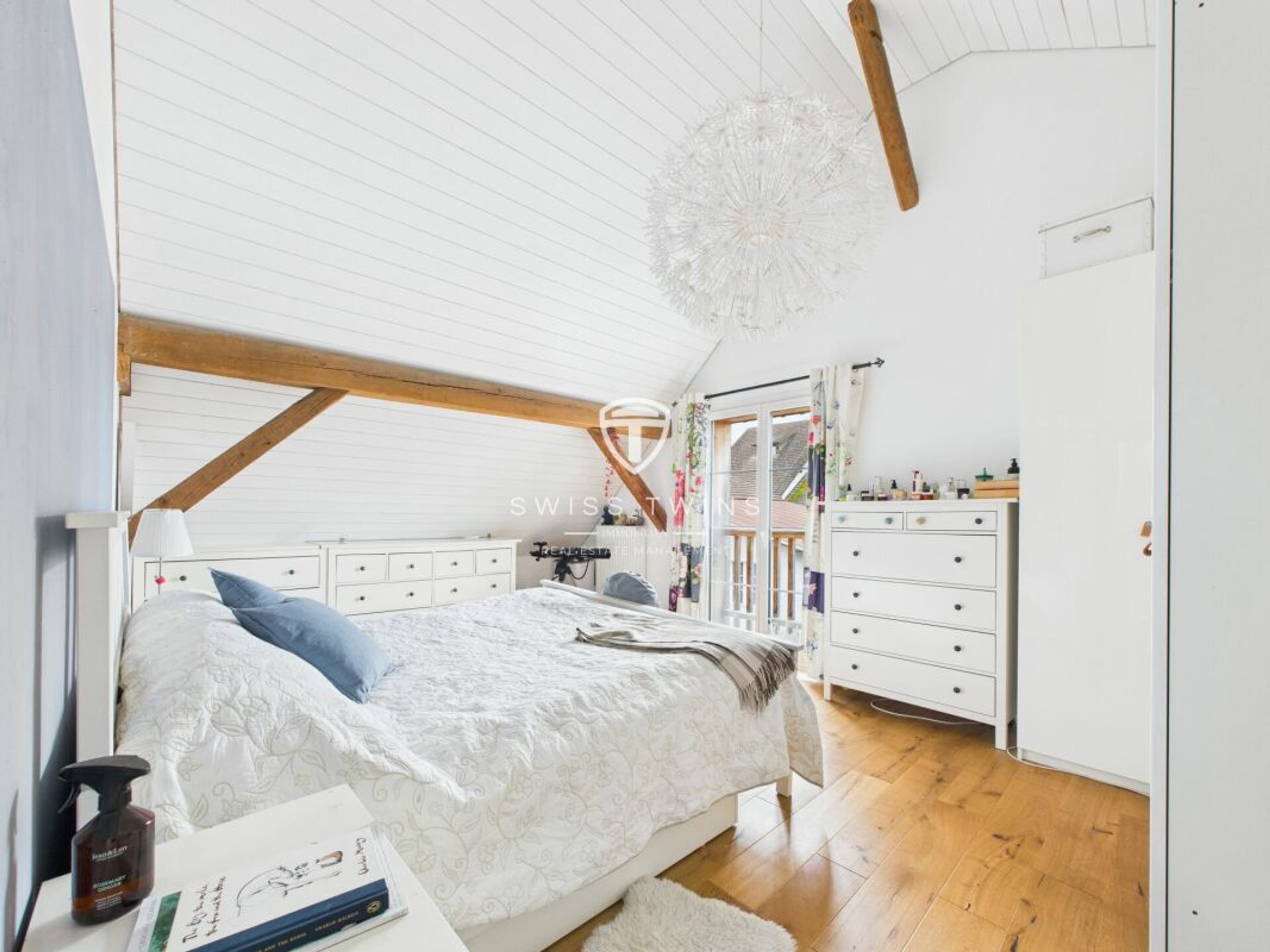 6.5-Zimmer-Wohnung mit Charme und Loggia in Volken - 8