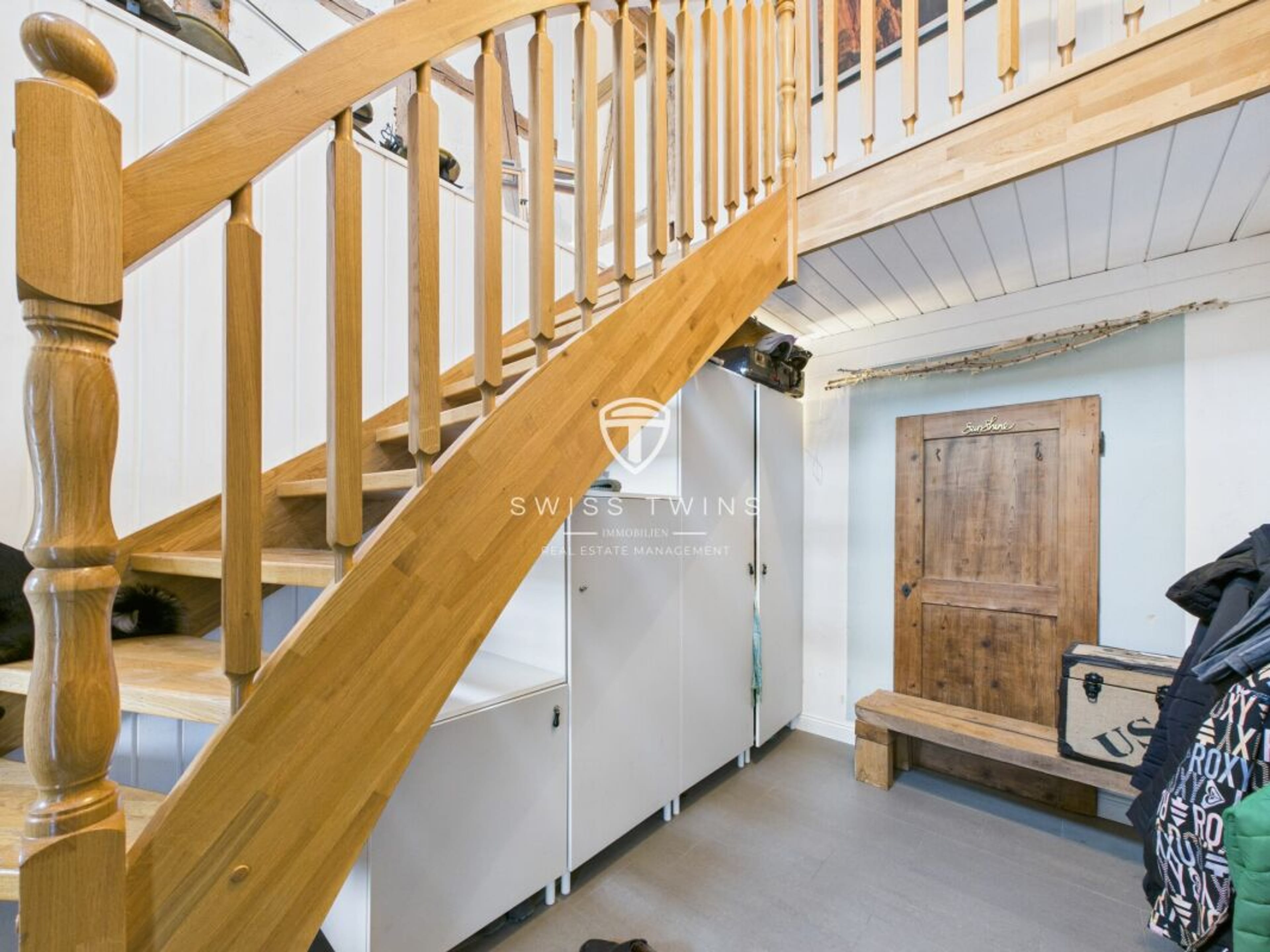 6.5-Zimmer-Wohnung mit Charme und Loggia in Volken - 11