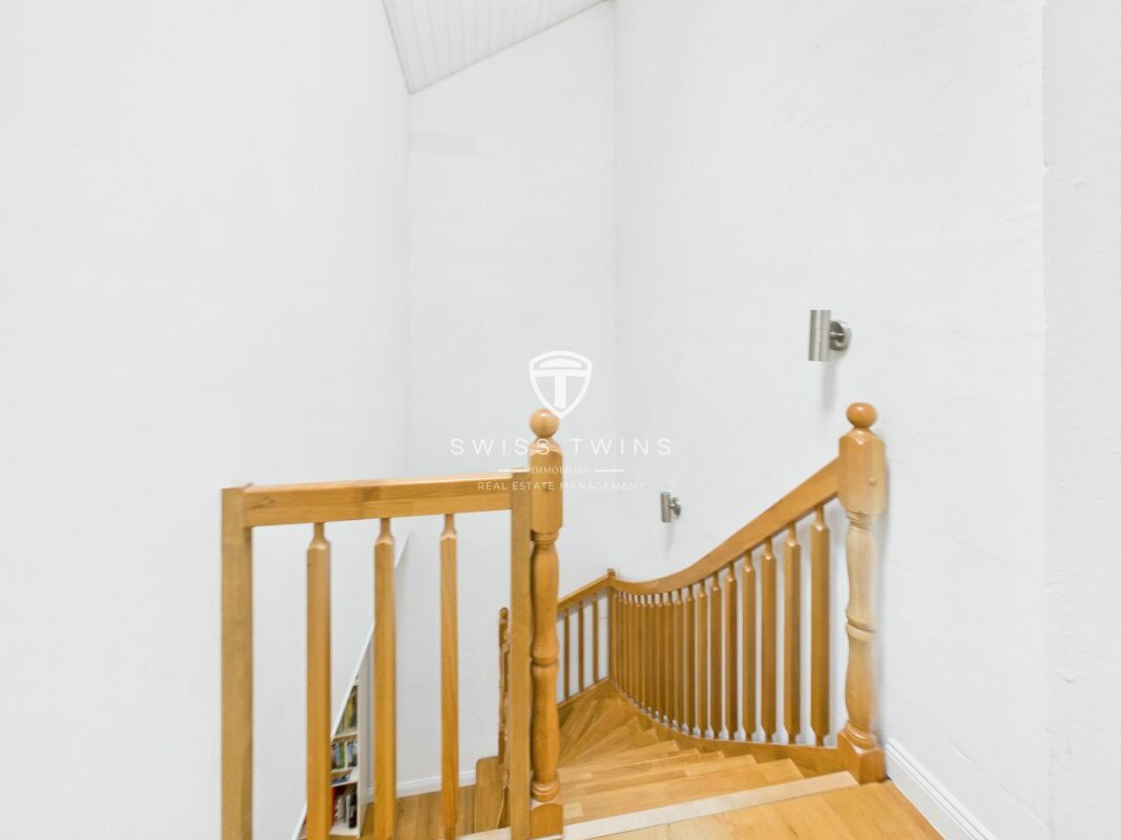 6.5-Zimmer-Wohnung mit Charme und Loggia in Volken - 5