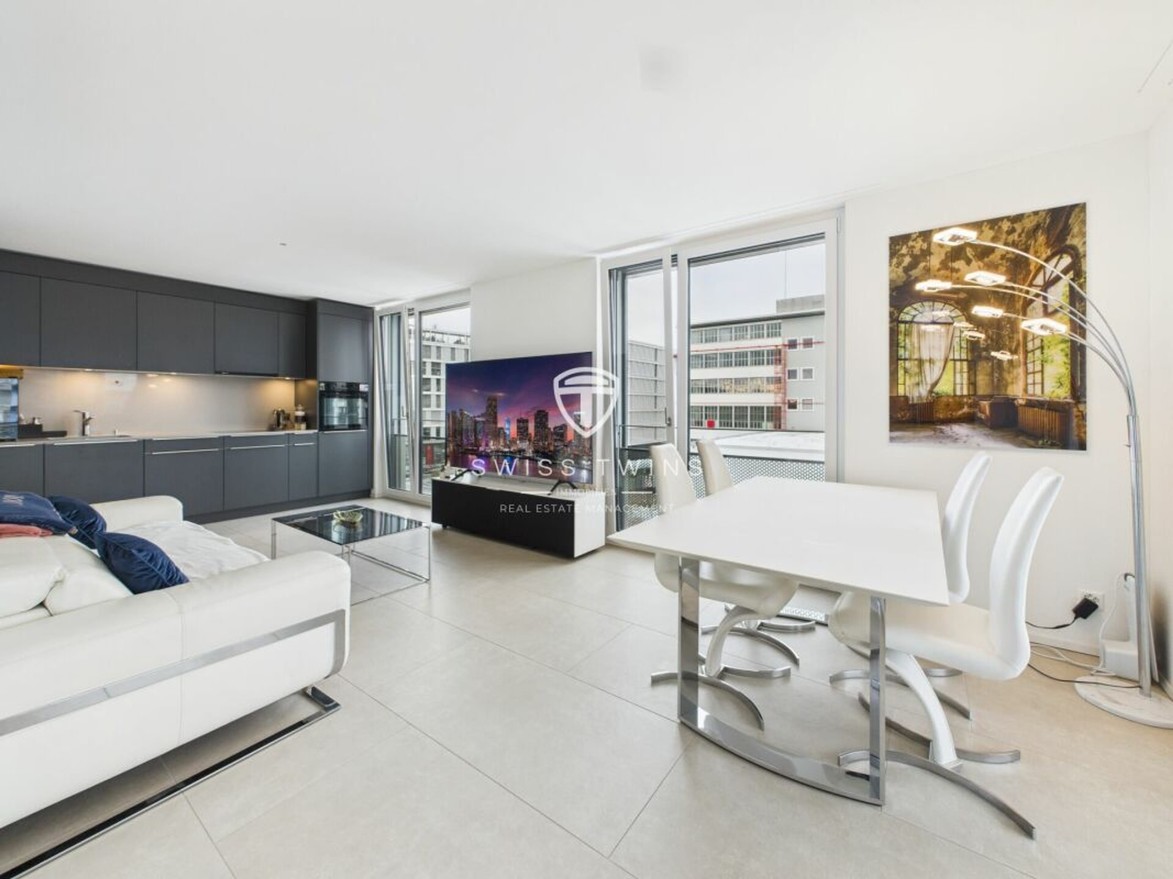 Moderne 3.5-Zimmer-Penthousewohnung mit Loggia in Zürich - 1