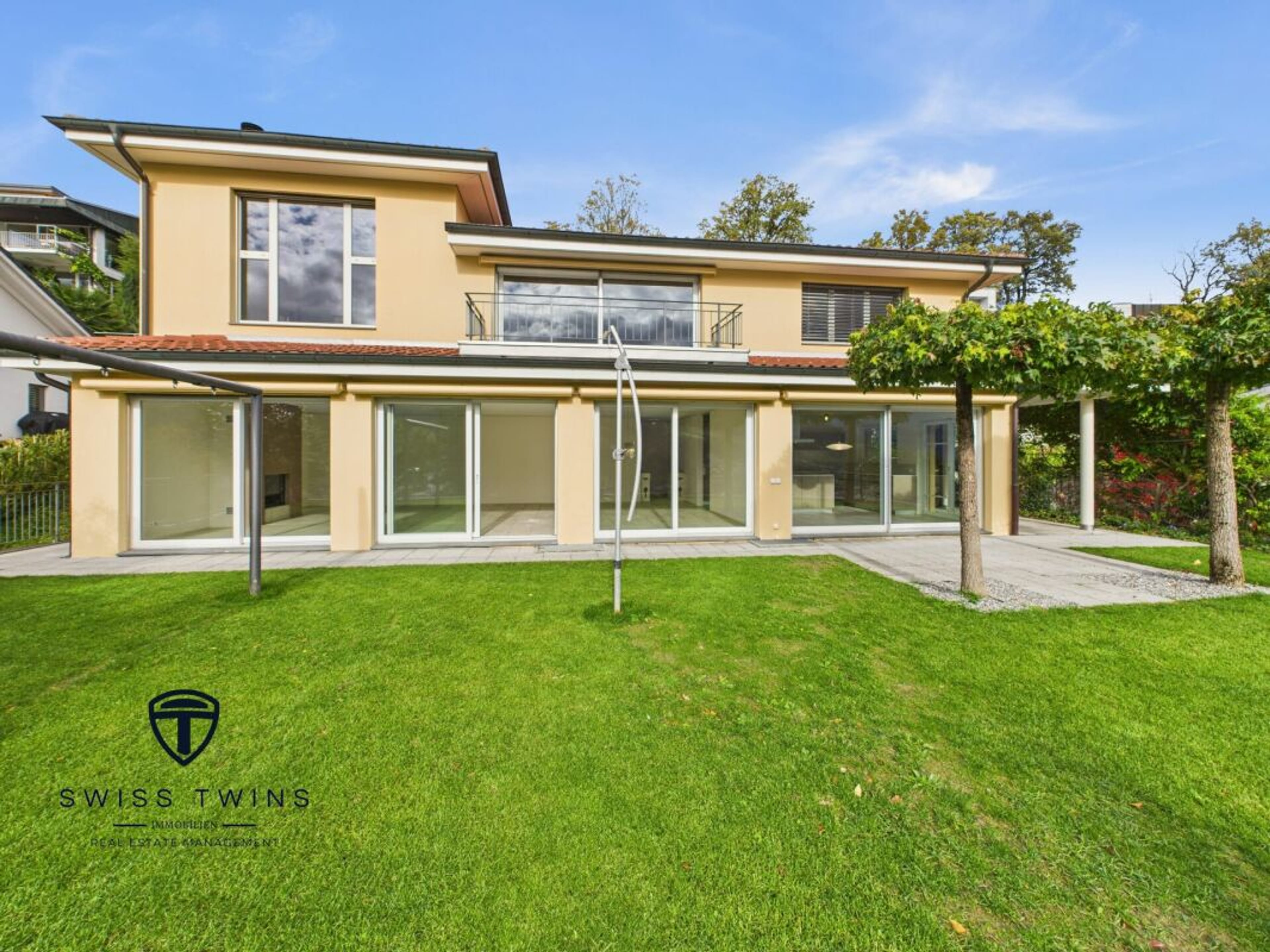 5.5-Zimmer-Haus mit Panorama und Garten in Kriens mieten - 2