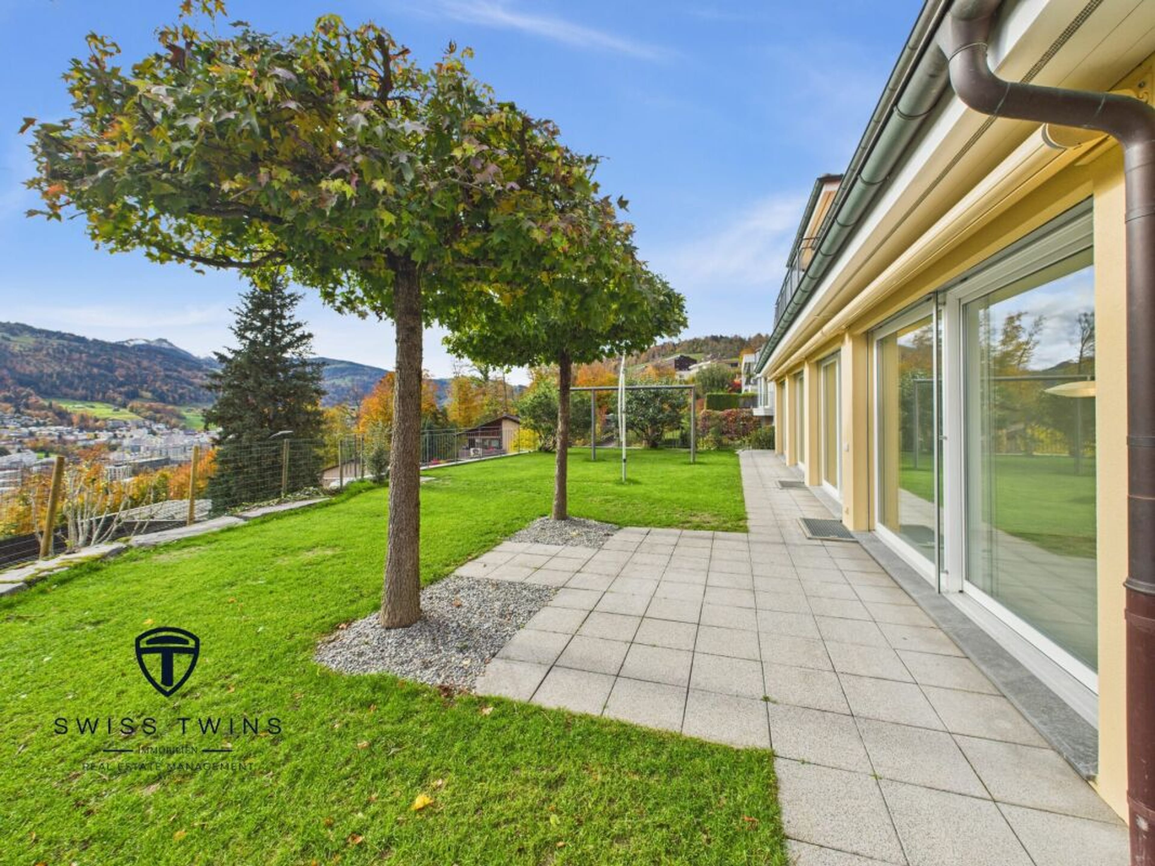 5.5-Zimmer-Haus mit Panorama und Garten in Kriens mieten - 1