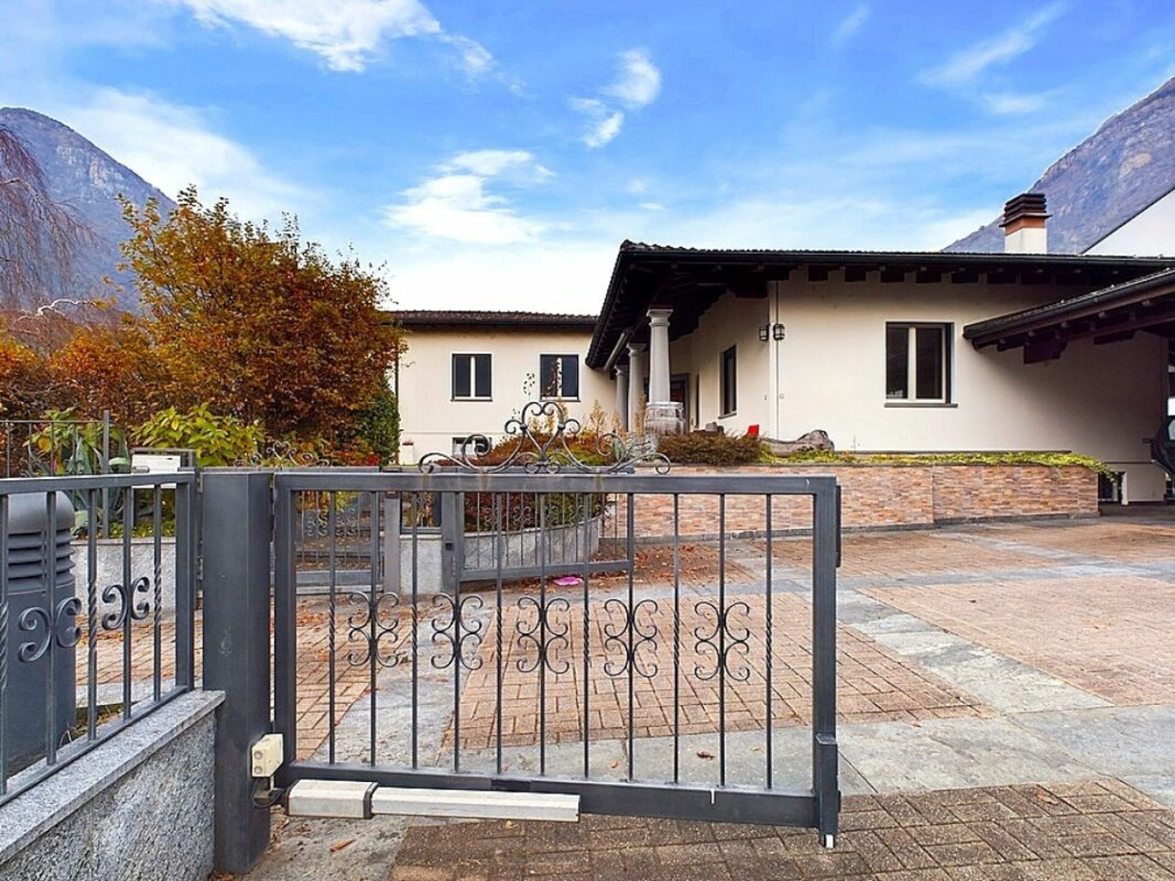 5.5-Zimmer-Villa mit Bergblick und Garten in Biasca - kaufen - Bild 4
