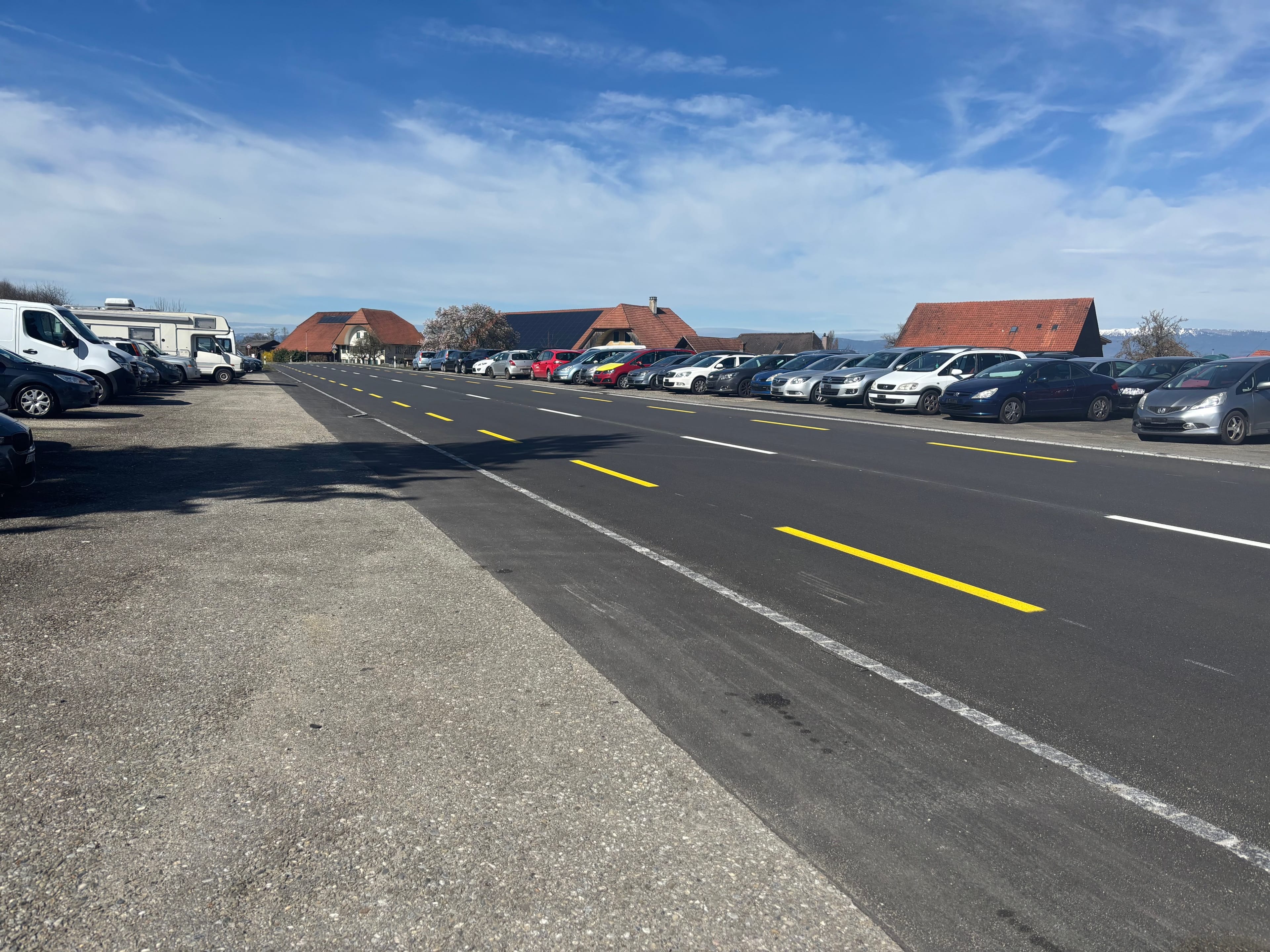 Ertragsstarkes Wohn-Gewerbehaus, 3 Einheiten, 120 Parkplätze - Bild 3