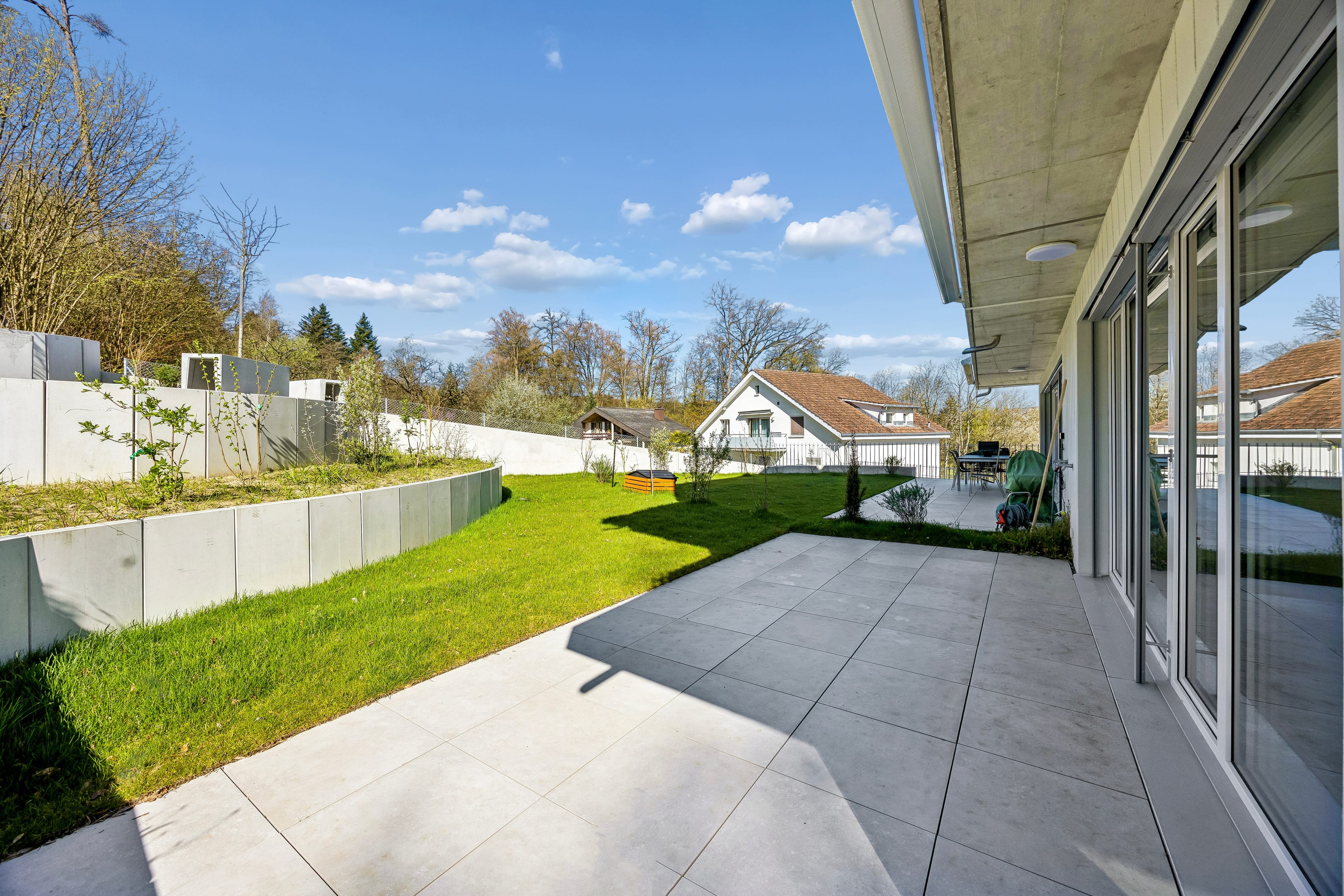 2.5-Zimmer-Gartenwohnung im Neubau / Erstbezug mit grosszügigem Aussenbereich in Neuenhof - 4
