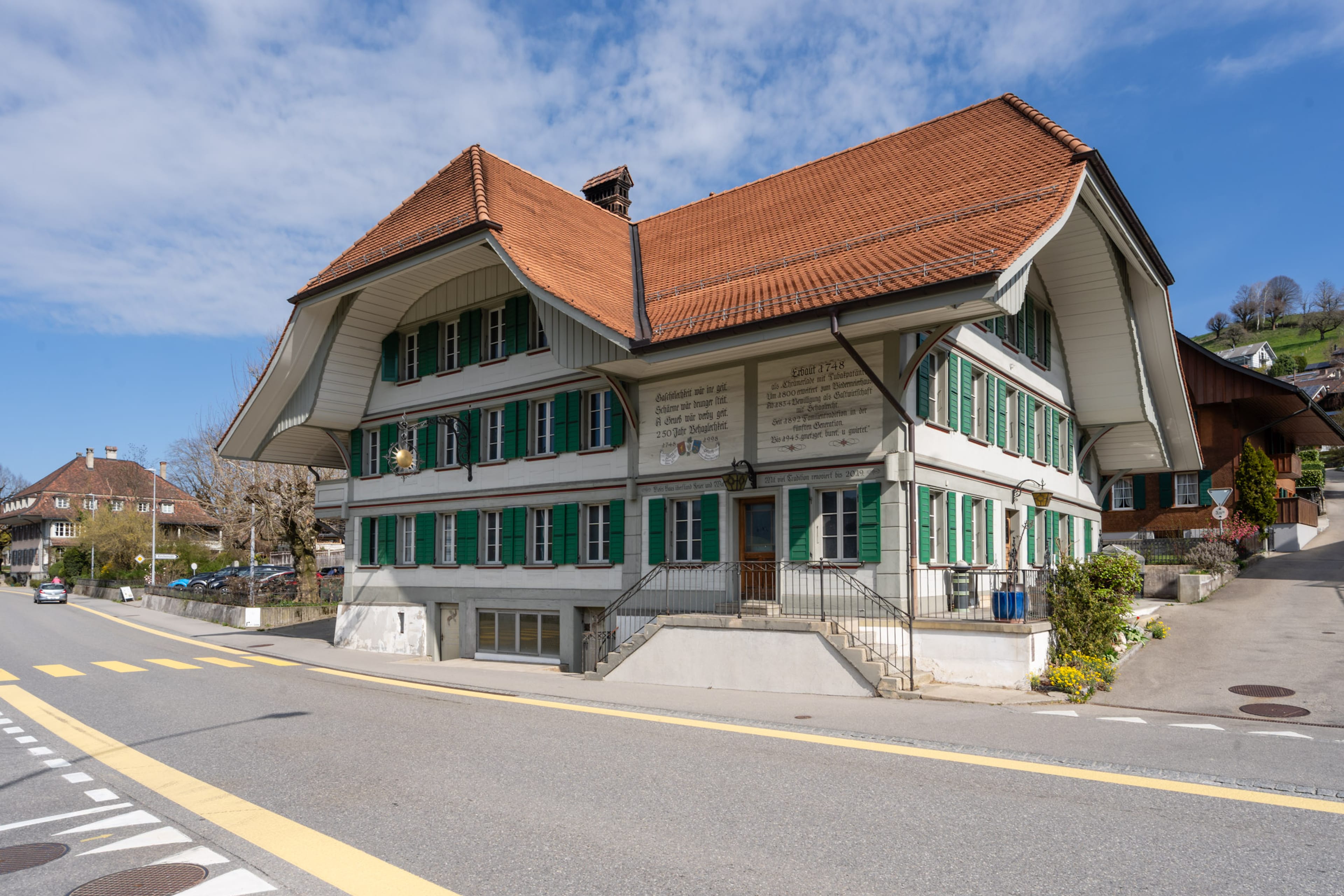 Gasthof Sonne: Wohn-Gewerbehaus in Grosshöchstetten kaufen - 1