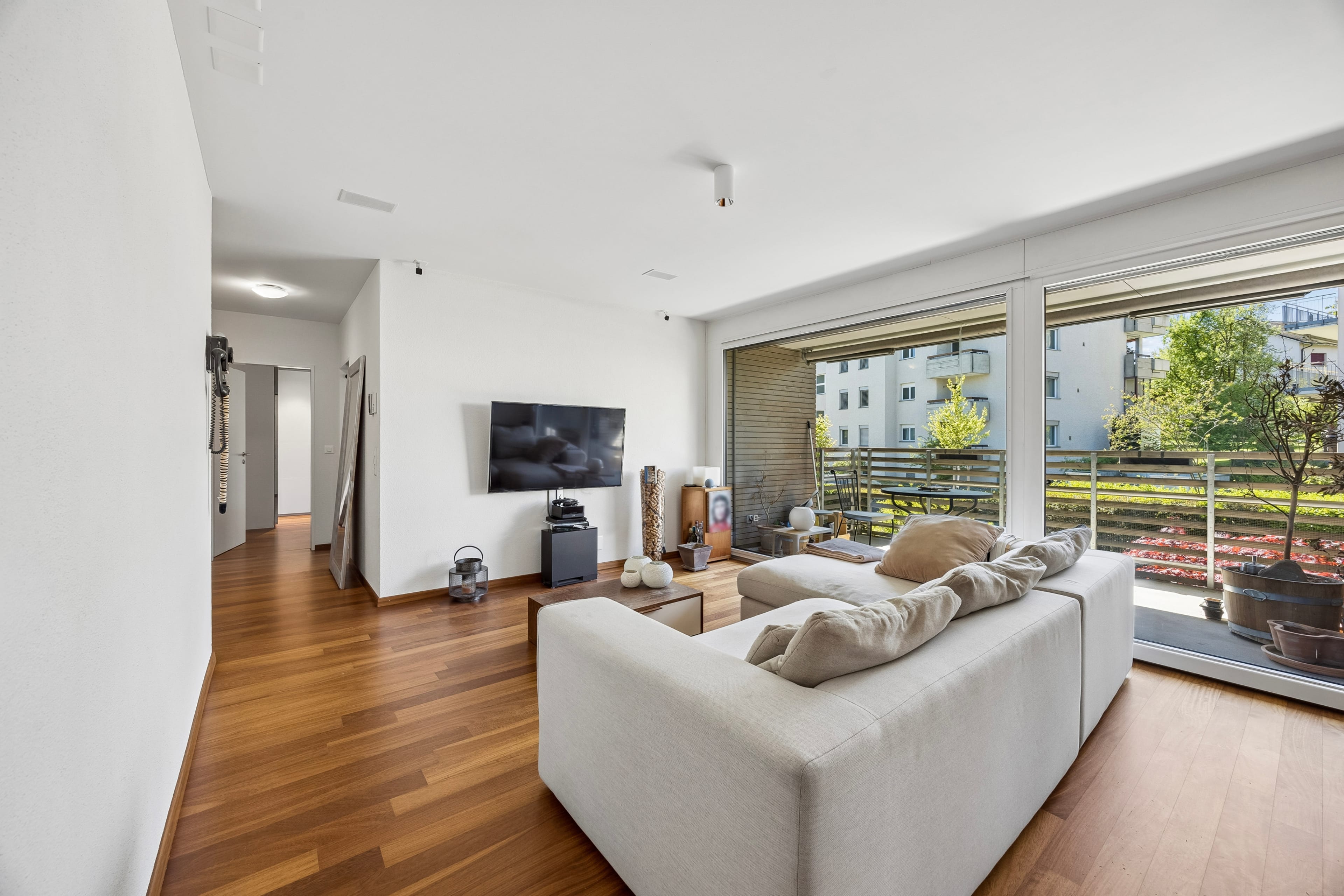 Hochwertige 3.5-Zimmer-Wohnung mit Balkon in Rümlang kaufen - Bild 4