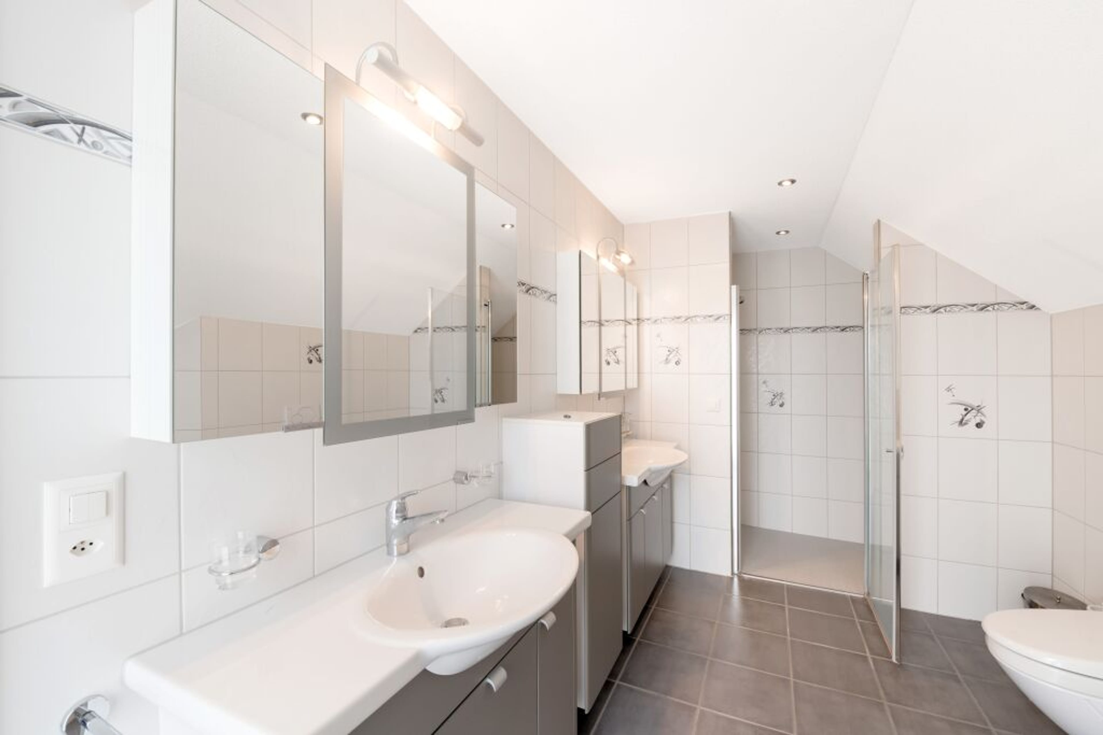 7.5-Zimmer-EFH mit Pool, Wintergarten & 3er-Garage, Härkingen - 2