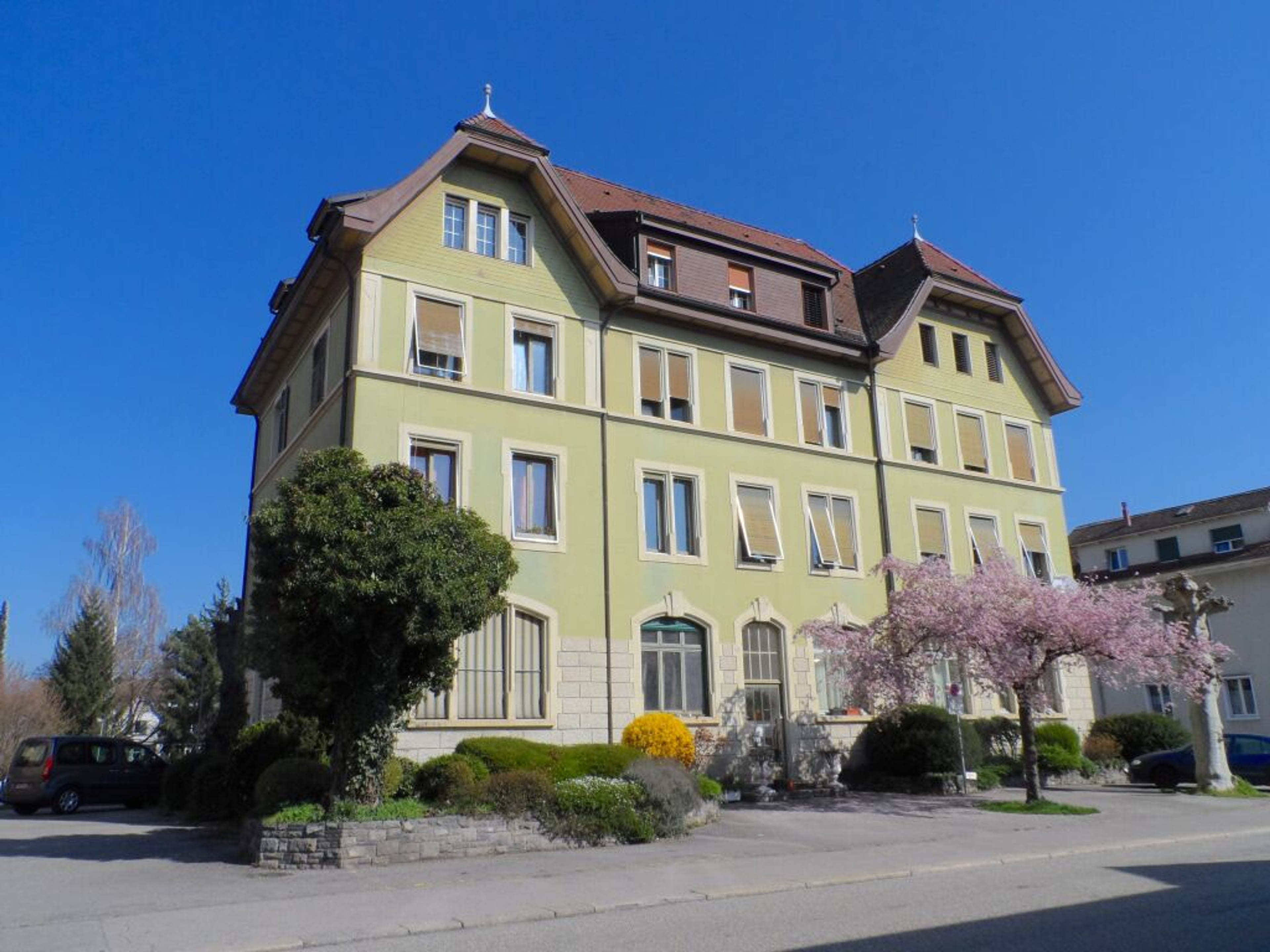 Zentrales Mehrfamilienhaus mit 8 Einheiten in Gerlafingen kaufen - 1