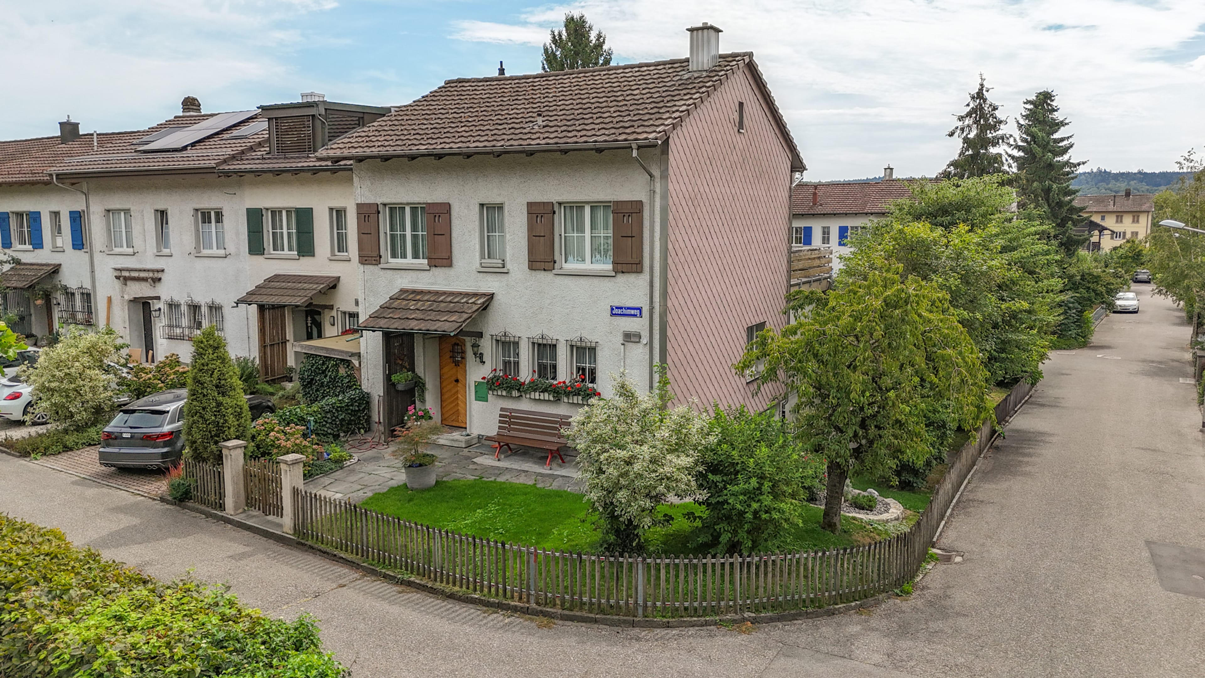 Stadtnah wohnen mit viel Freiraum - Reiheneckhaus mit 460 m² Grundstück - 24