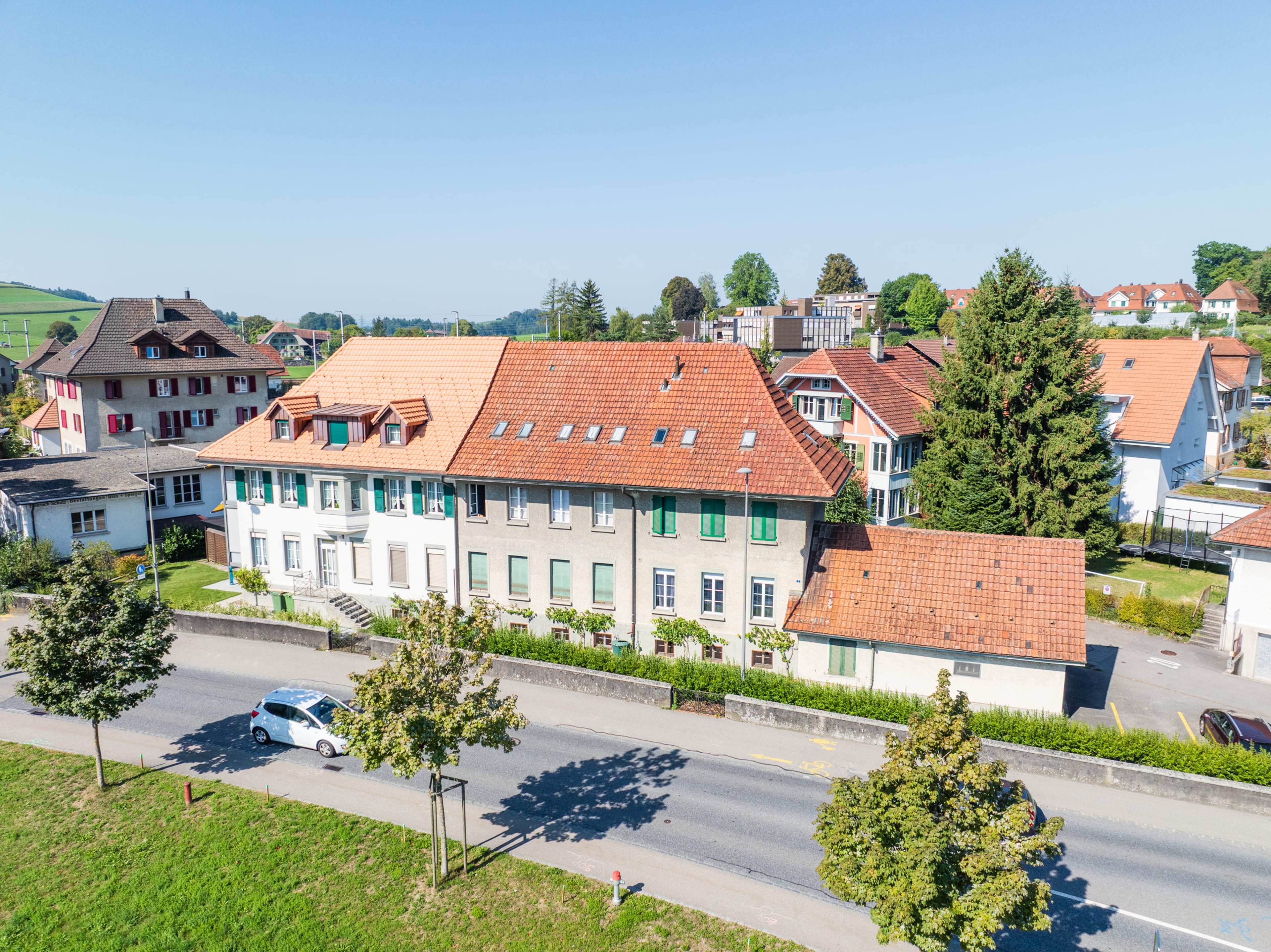 Mehrfamilienhaus mit 7 Wohnungen, Schulungsräumen und Parkierung - 3
