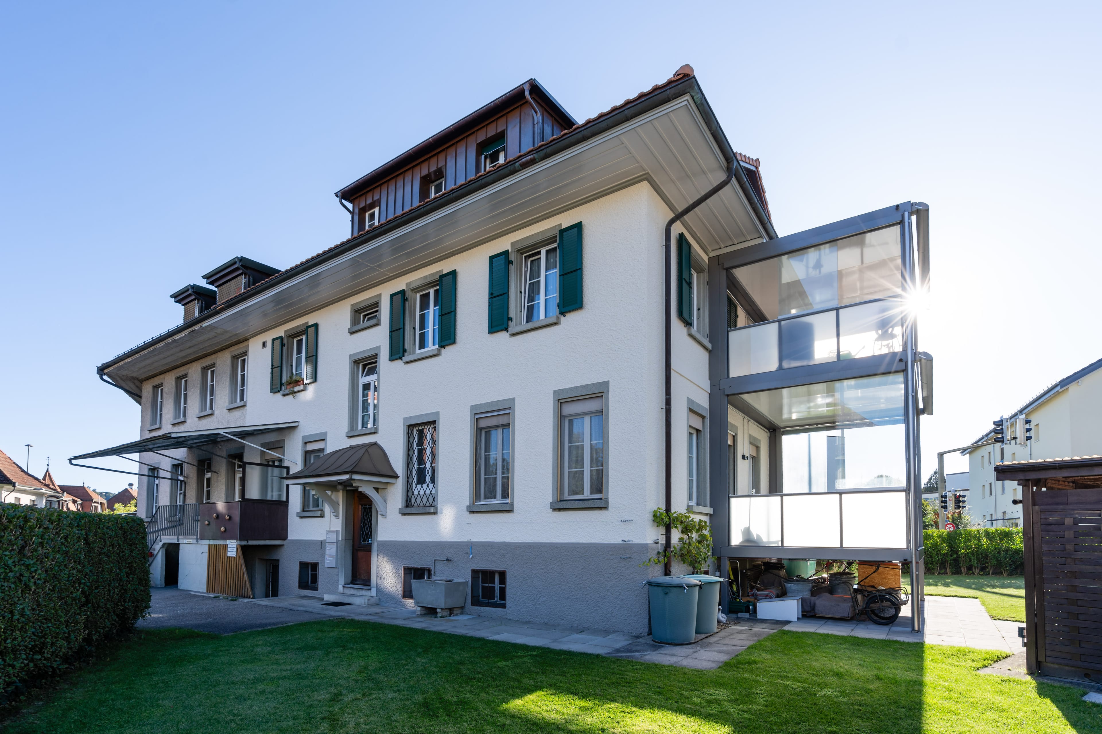 Mehrfamilienhaus mit 7 Wohnungen, Schulungsräumen und Parkierung - 2