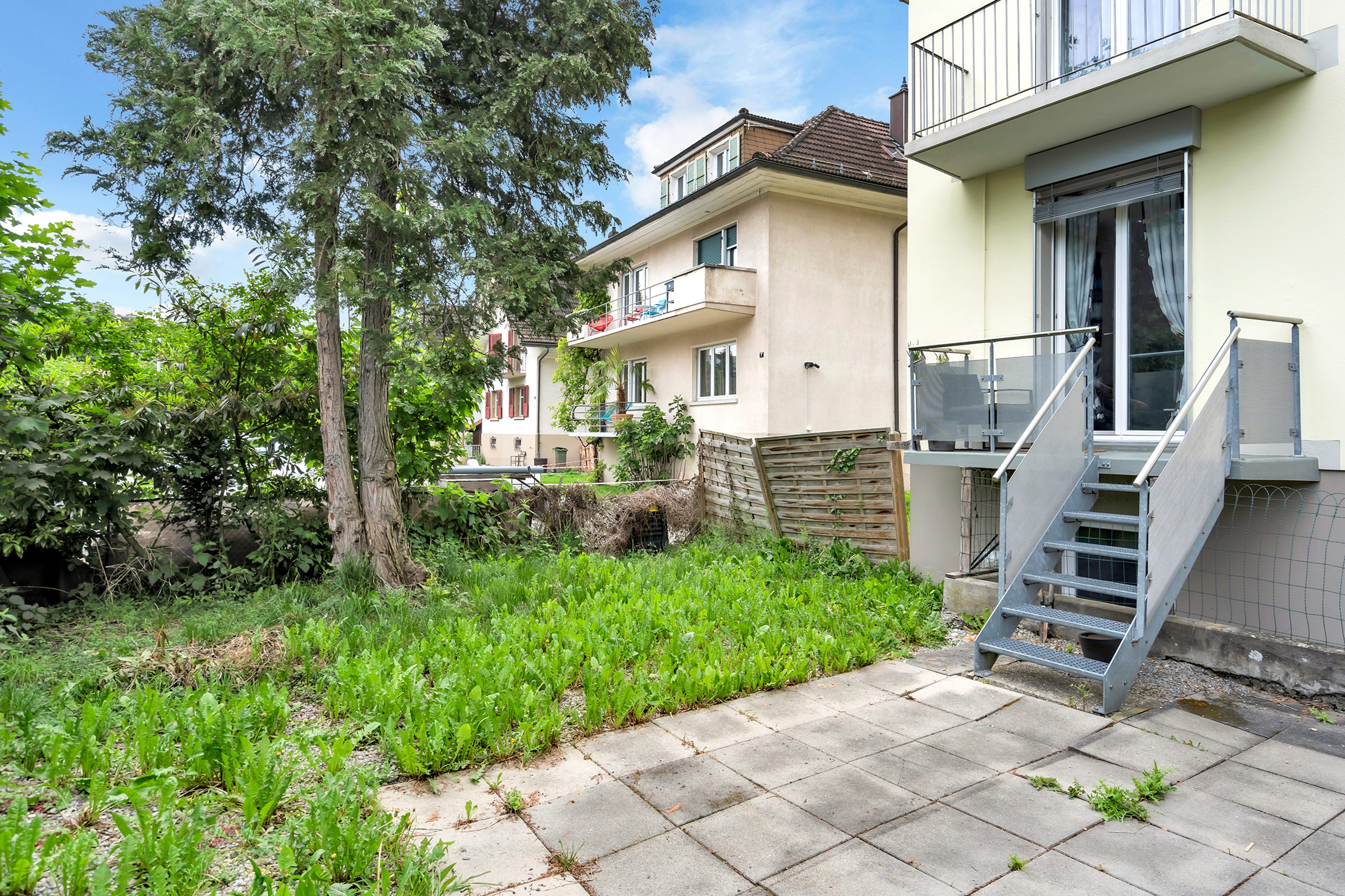 Mehrfamilienhaus mit 5 Wohnungen und Garagentrakt - Bild 3