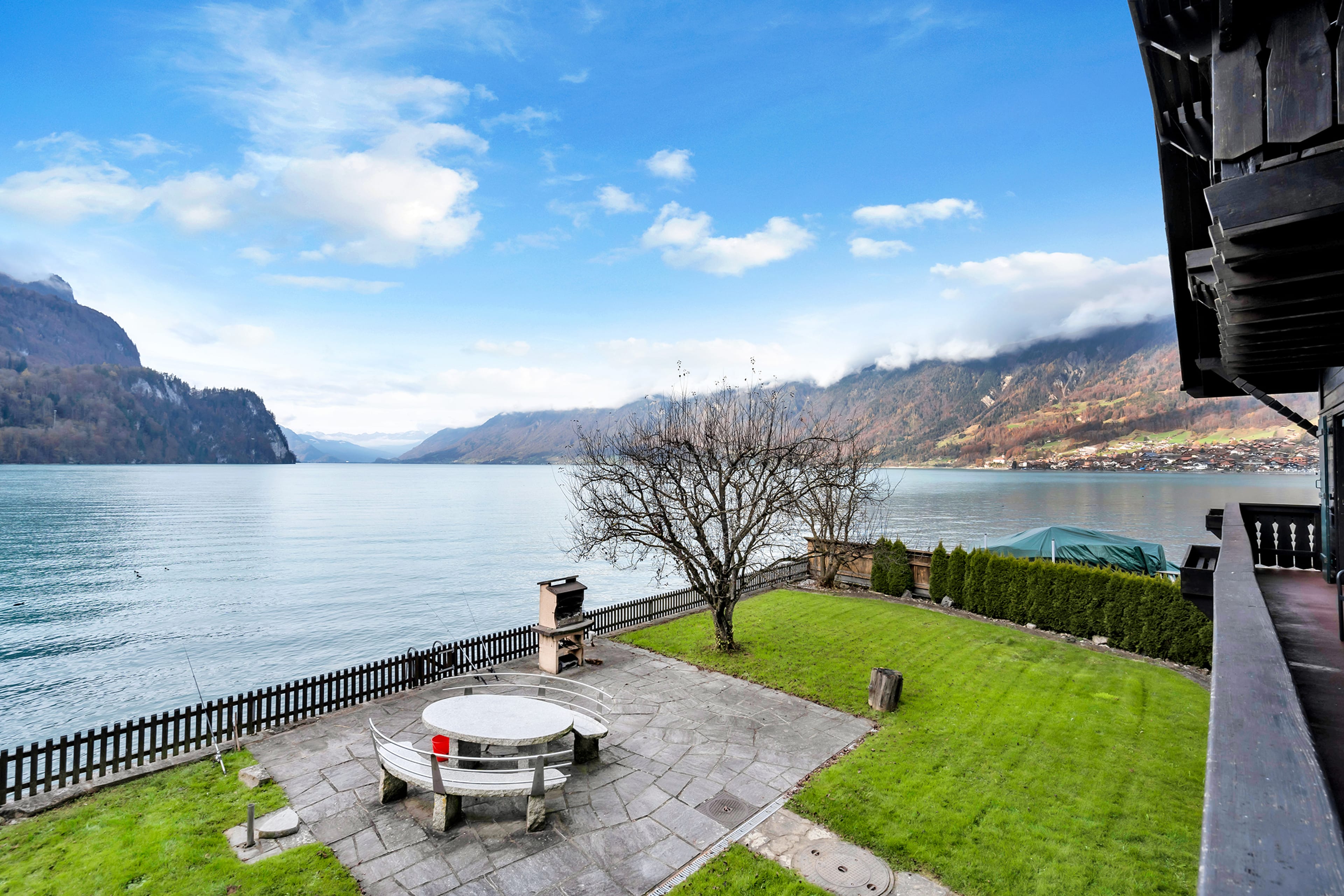 Alpine Idylle mit privatem Seeanstoss: Chalet «Aaregg» in Brienz - Bild 4