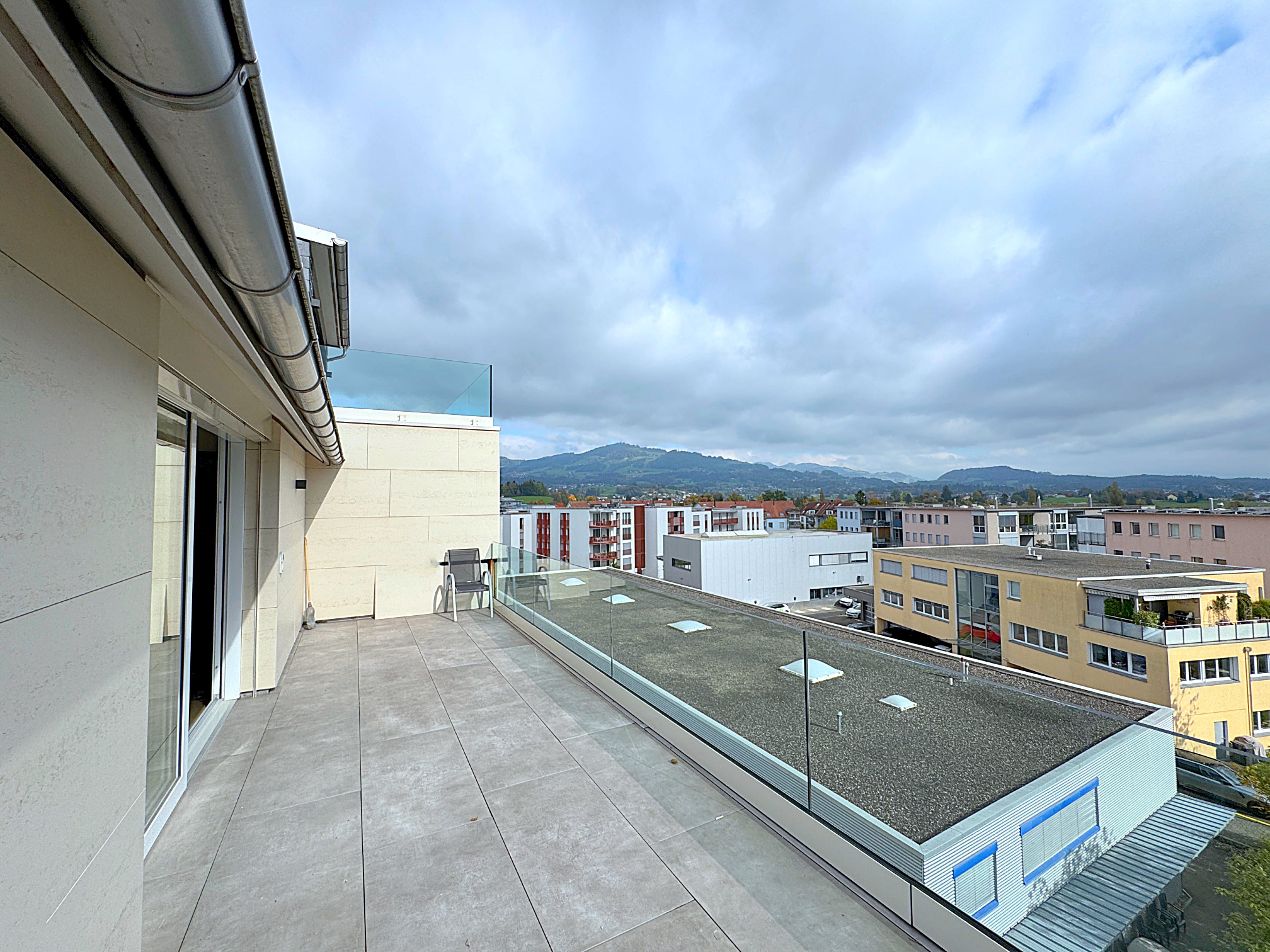 6.5-Zimmer-Maisonette mit 75.5 m² Terrassen in Bubikon - 9