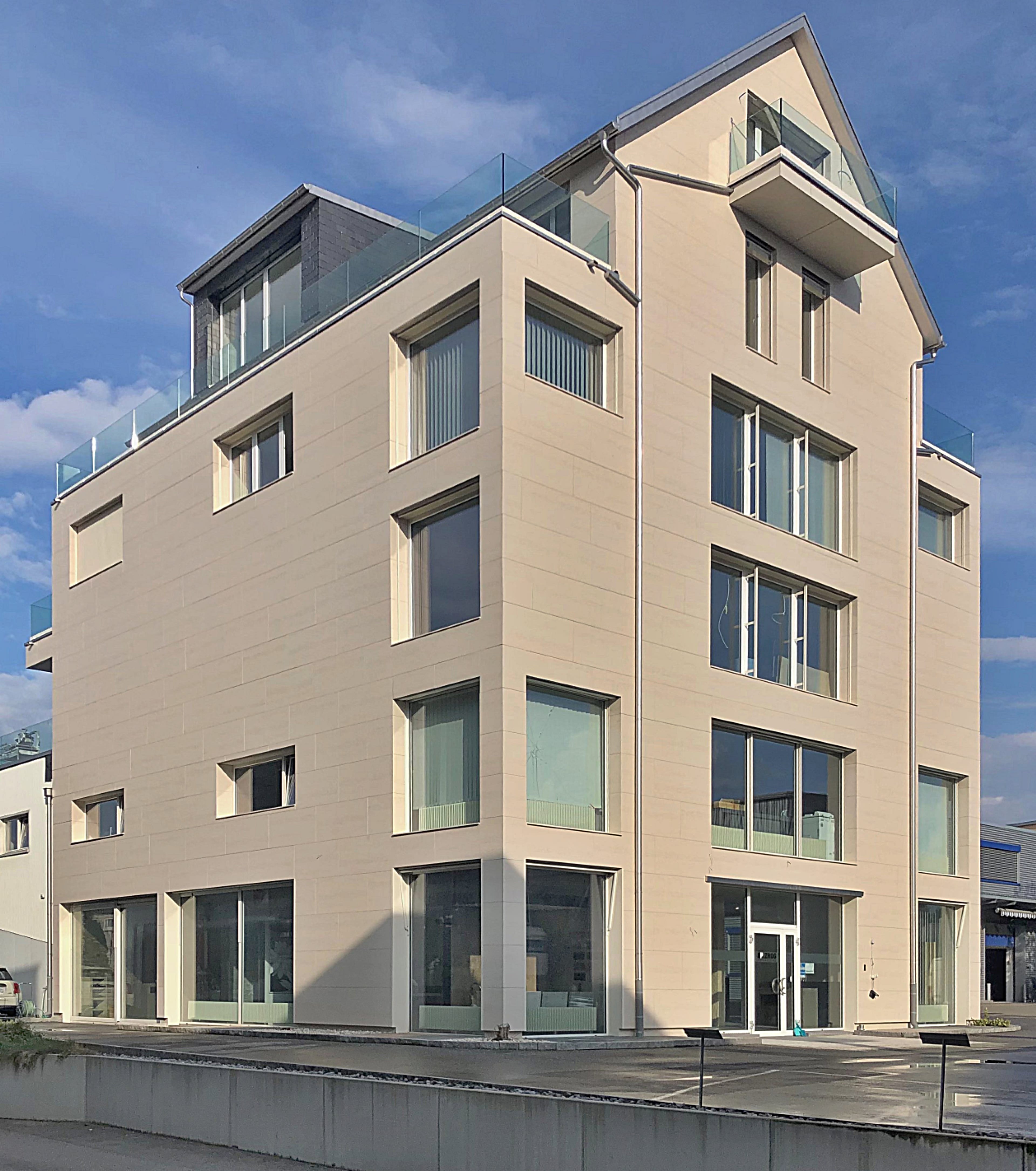Repräsentative Gewerbeflächen 178-788 m² in Bubikon - 3