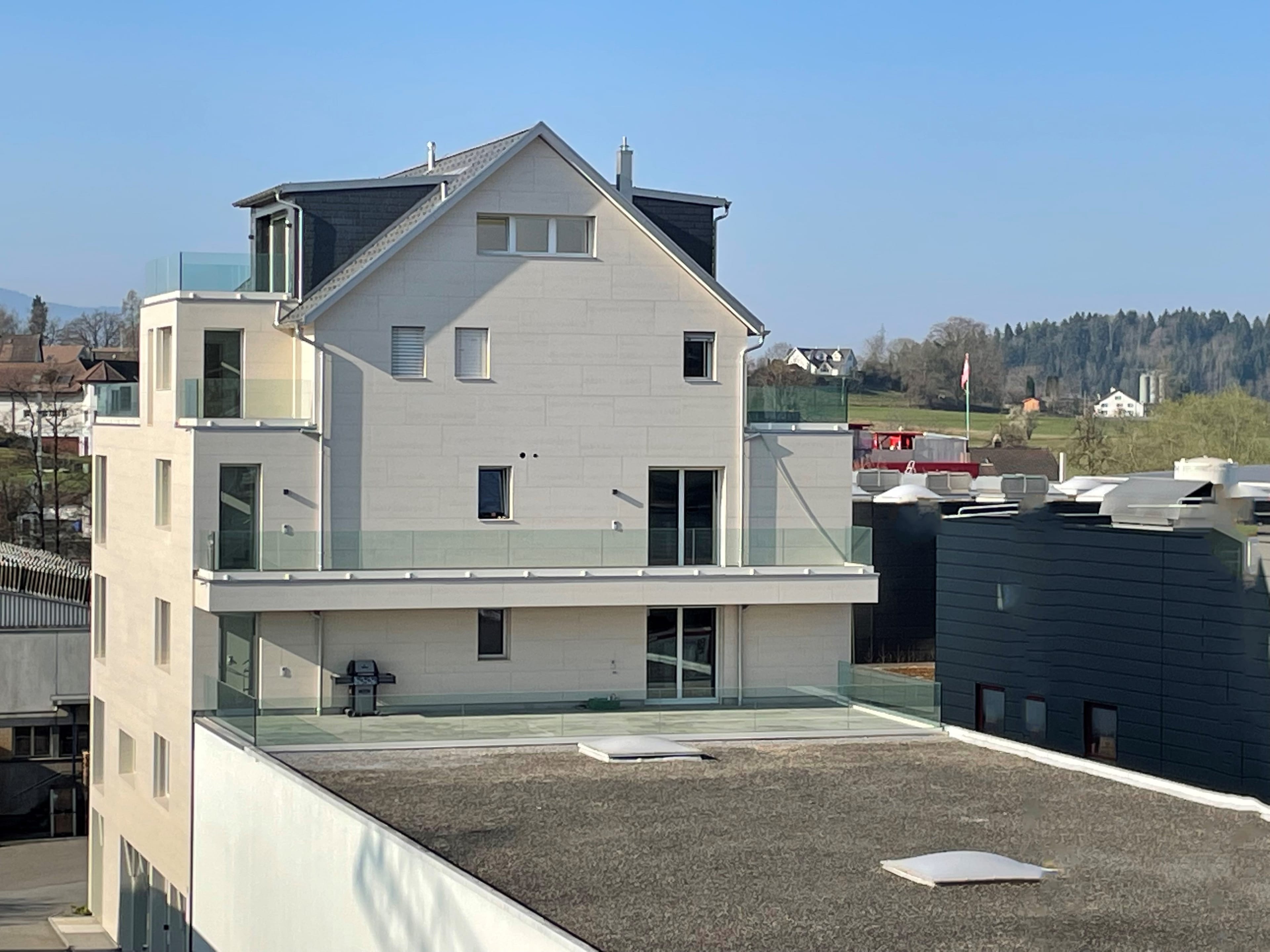 Repräsentative Gewerbeflächen 178-788 m² in Bubikon - 9