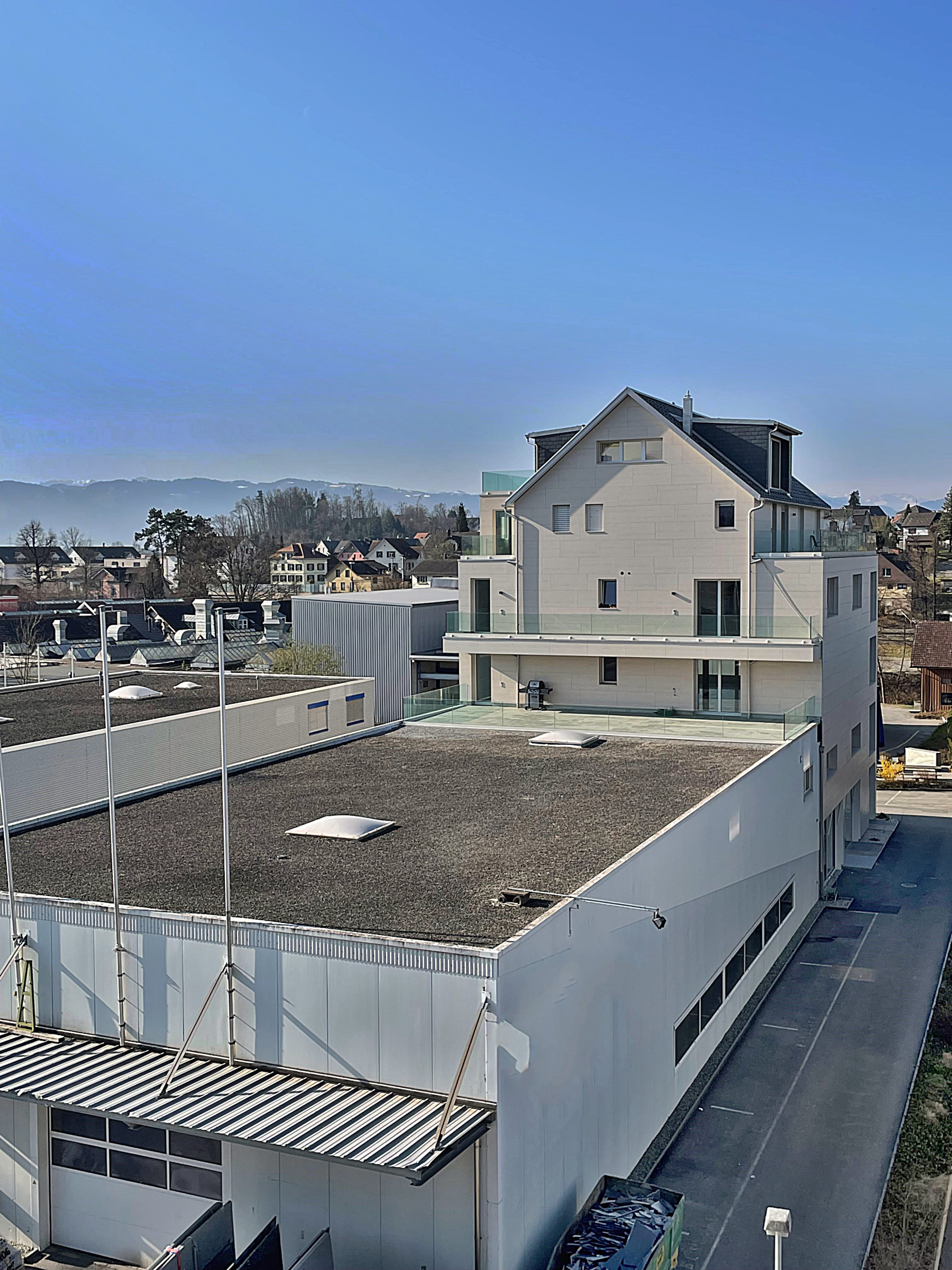 Repräsentative Gewerbeflächen 178-788 m² in Bubikon - 11