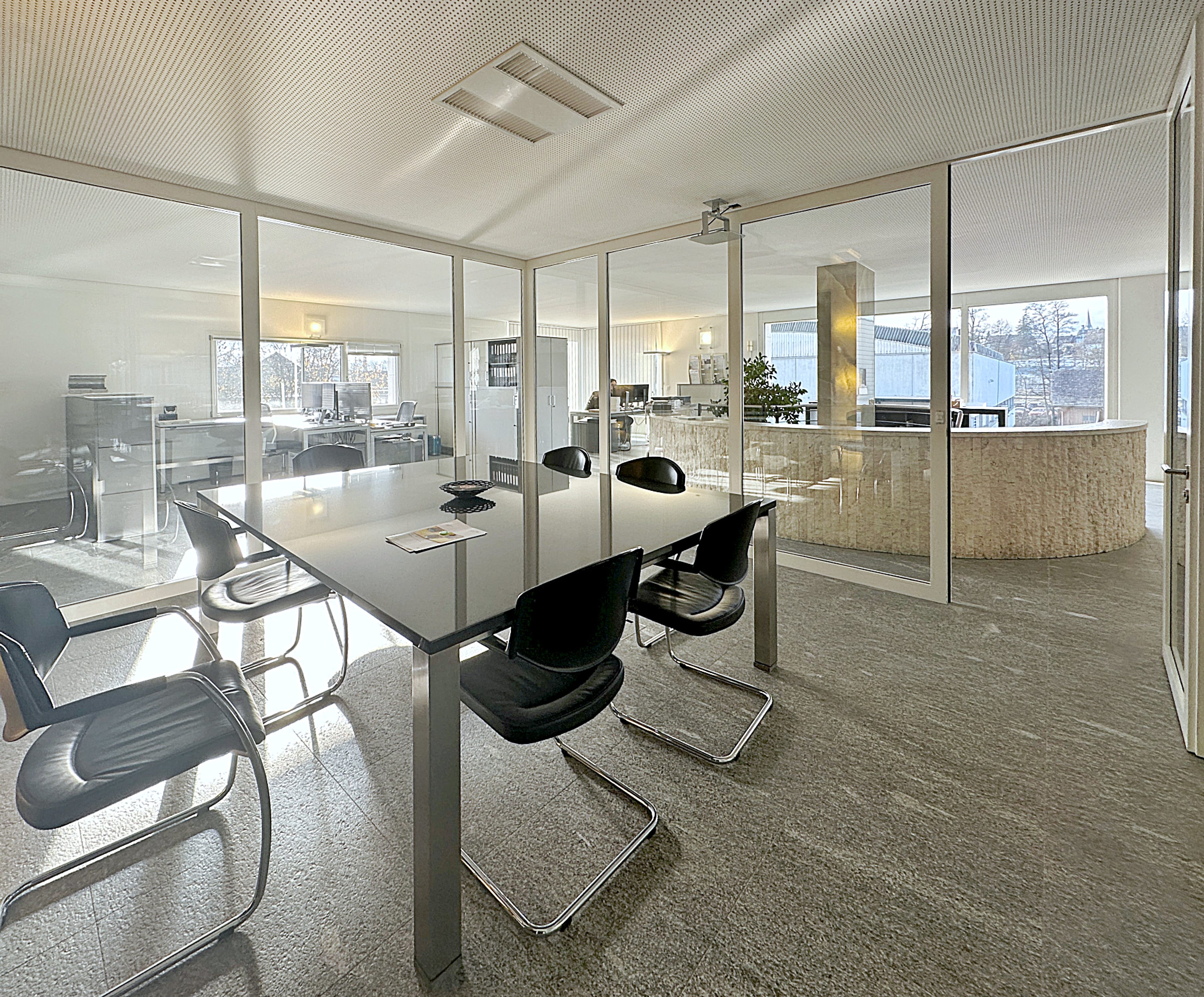 Repräsentative Gewerbeflächen 178-788 m² in Bubikon - 6