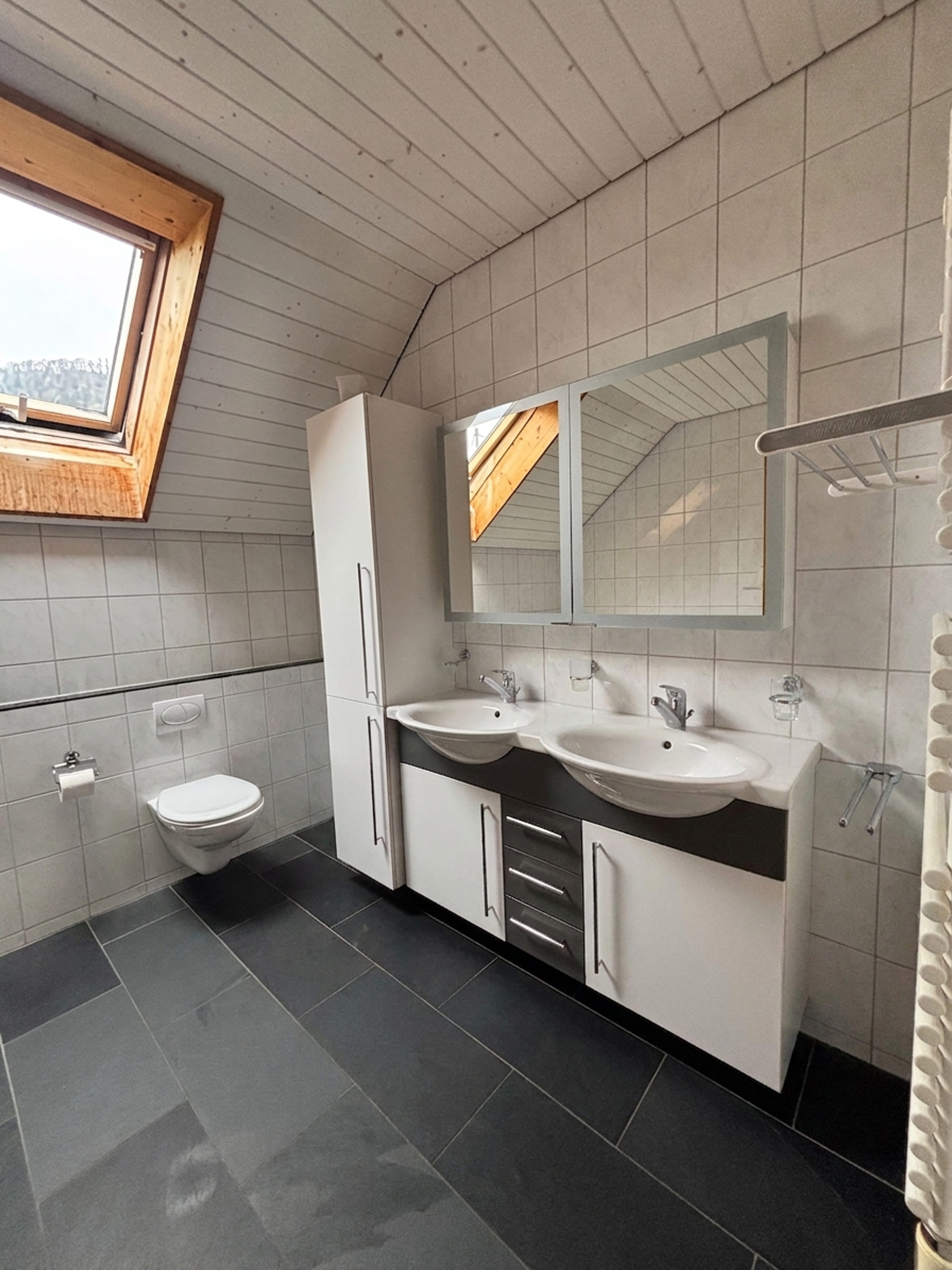 6.5-Zimmer Einfamilienhaus mit Einliegerwohnung und Fernsicht in Rumisberg - Bild 6