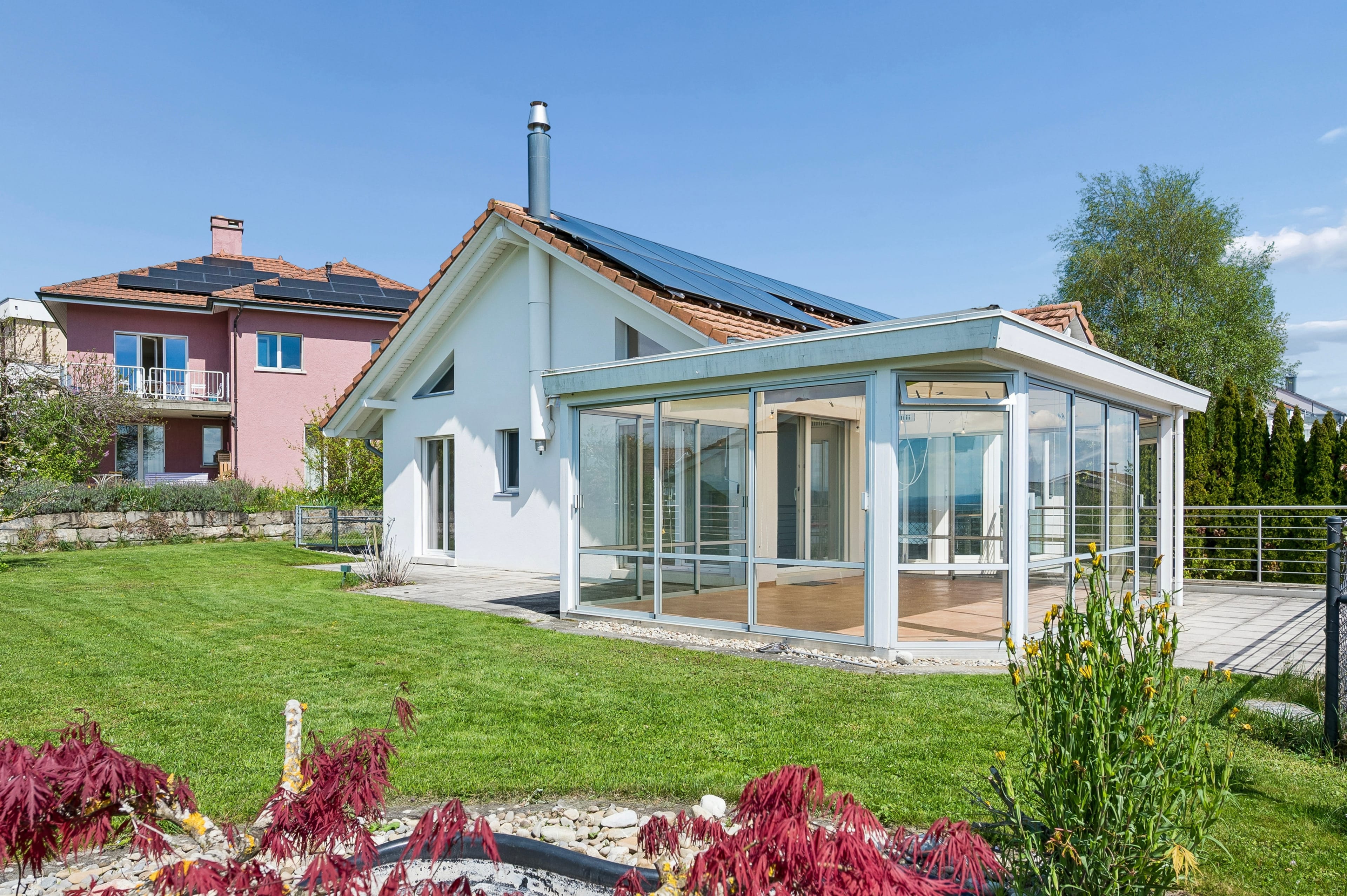 6.5-Zi. EFH mit Wintergarten und Seesicht in Lugnorre kaufen - 1