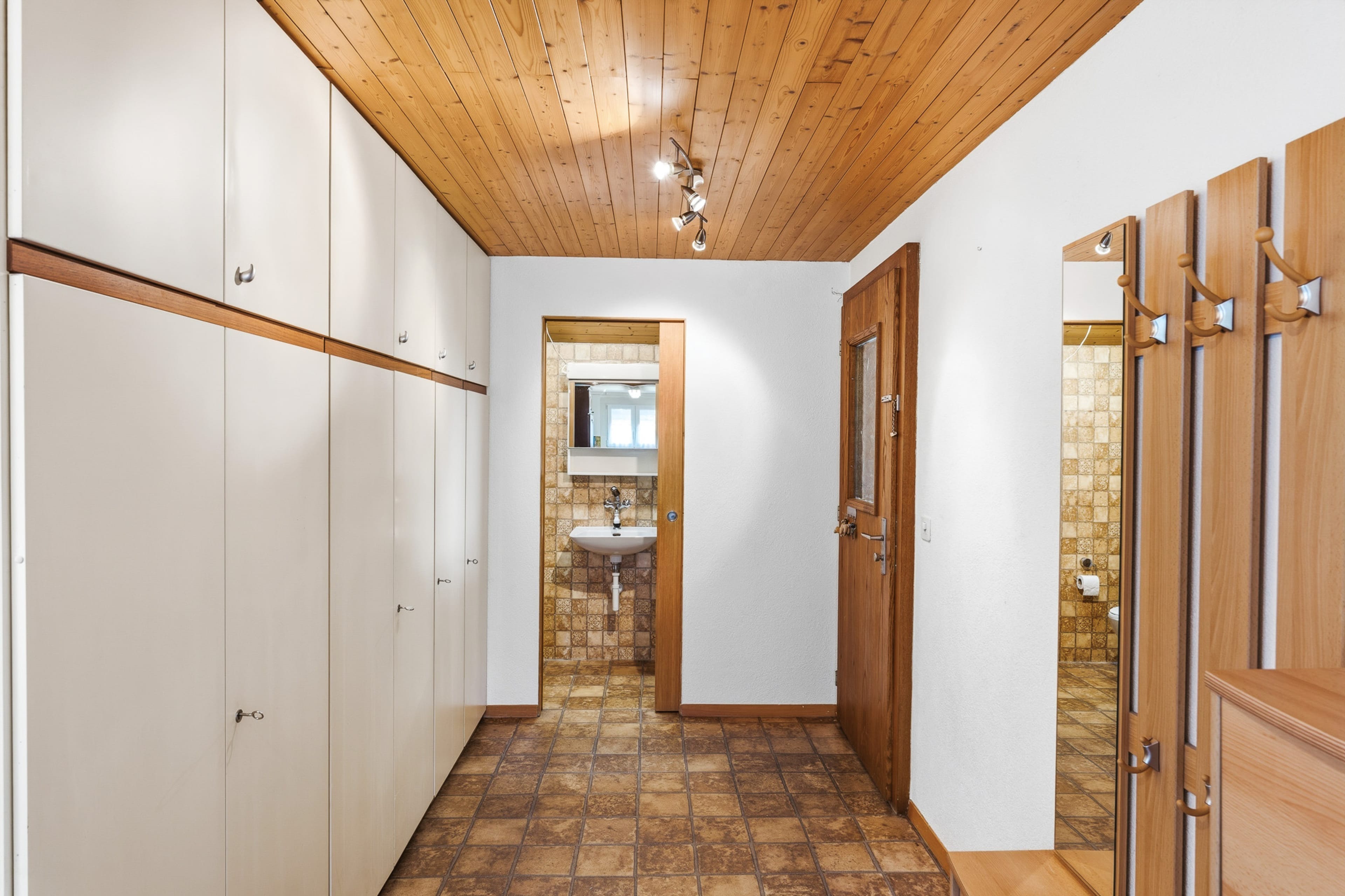 4.5-Zimmer-Einfamilienhaus mit Einliegerwohnung und traumhafter Bergsicht in Ennetmoos - 8