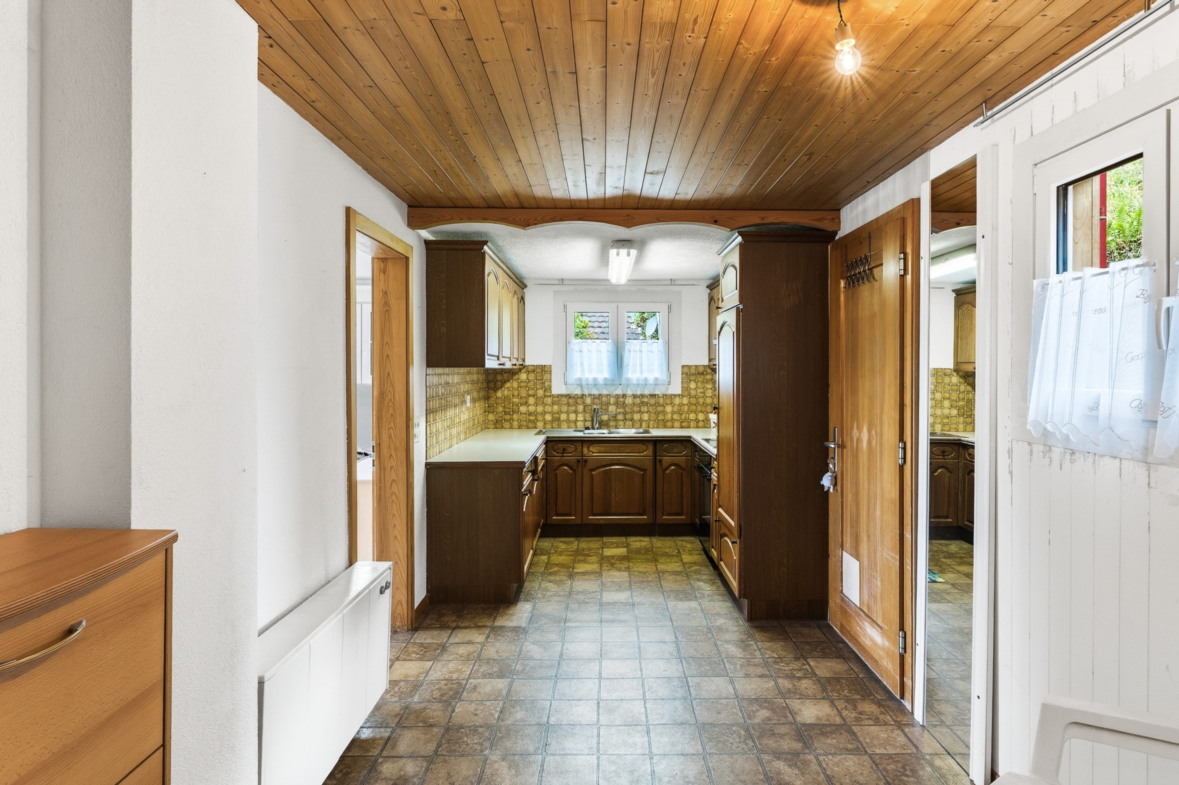 4.5-Zimmer-Einfamilienhaus mit Einliegerwohnung und traumhafter Bergsicht in Ennetmoos - Bild 5