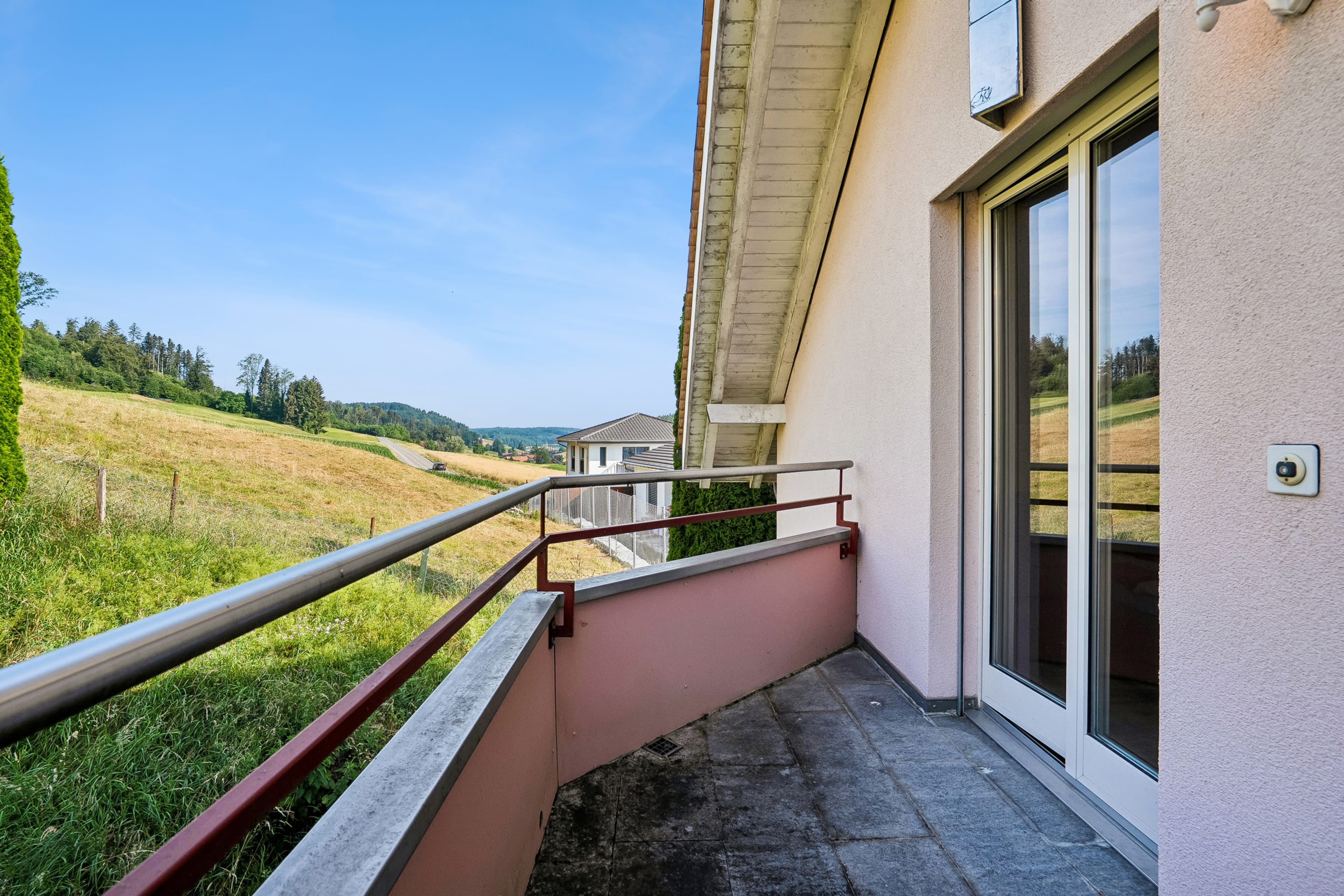Grosszügiges 7.5-Zimmer-EFH mit weitläufigem Grundstück in Rickenbach LU - 16