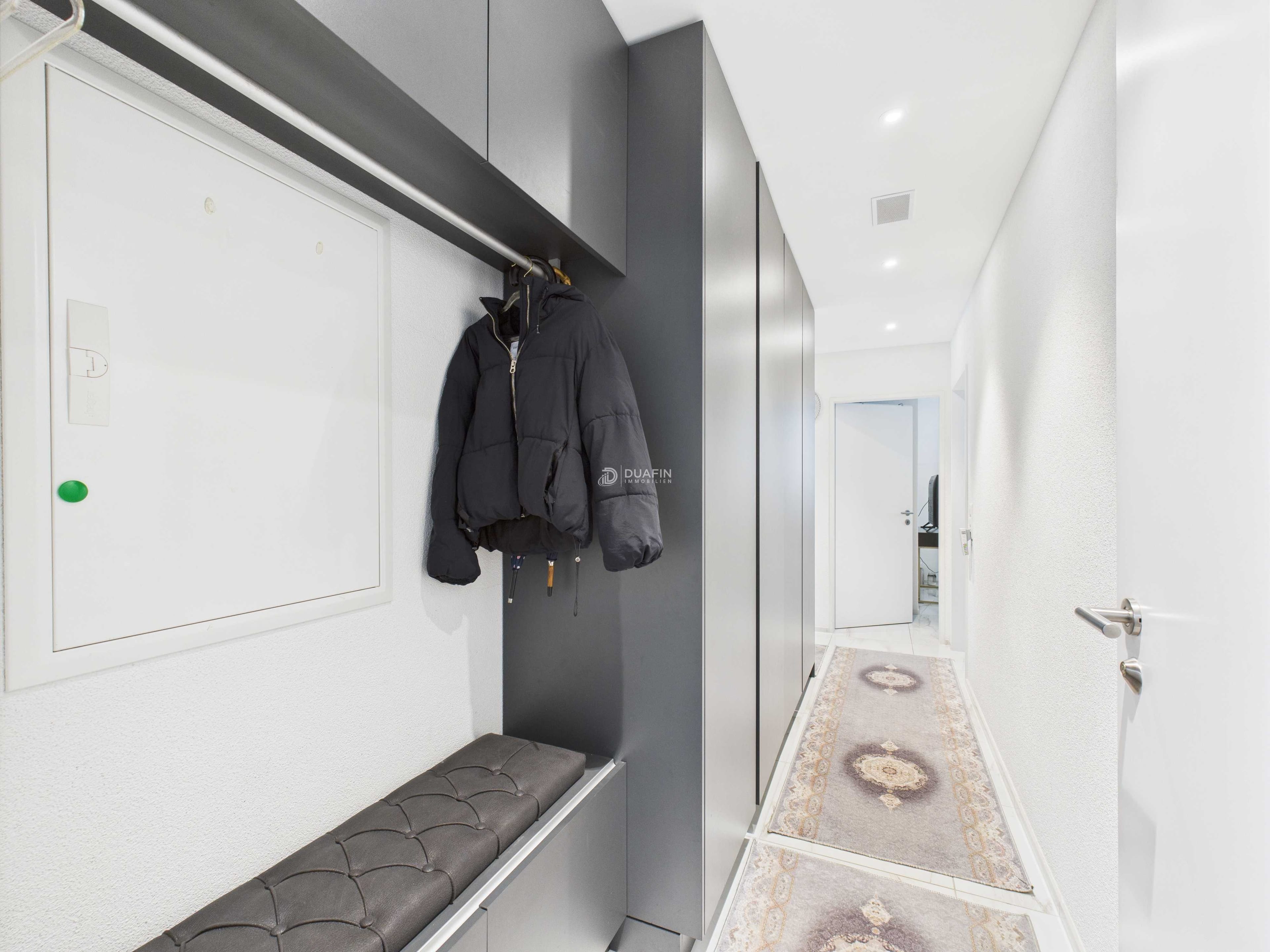 Moderne 4.5-Zi.-Wohnung mit Balkon & 2 TG in Ottenbach kaufen - Bild 2