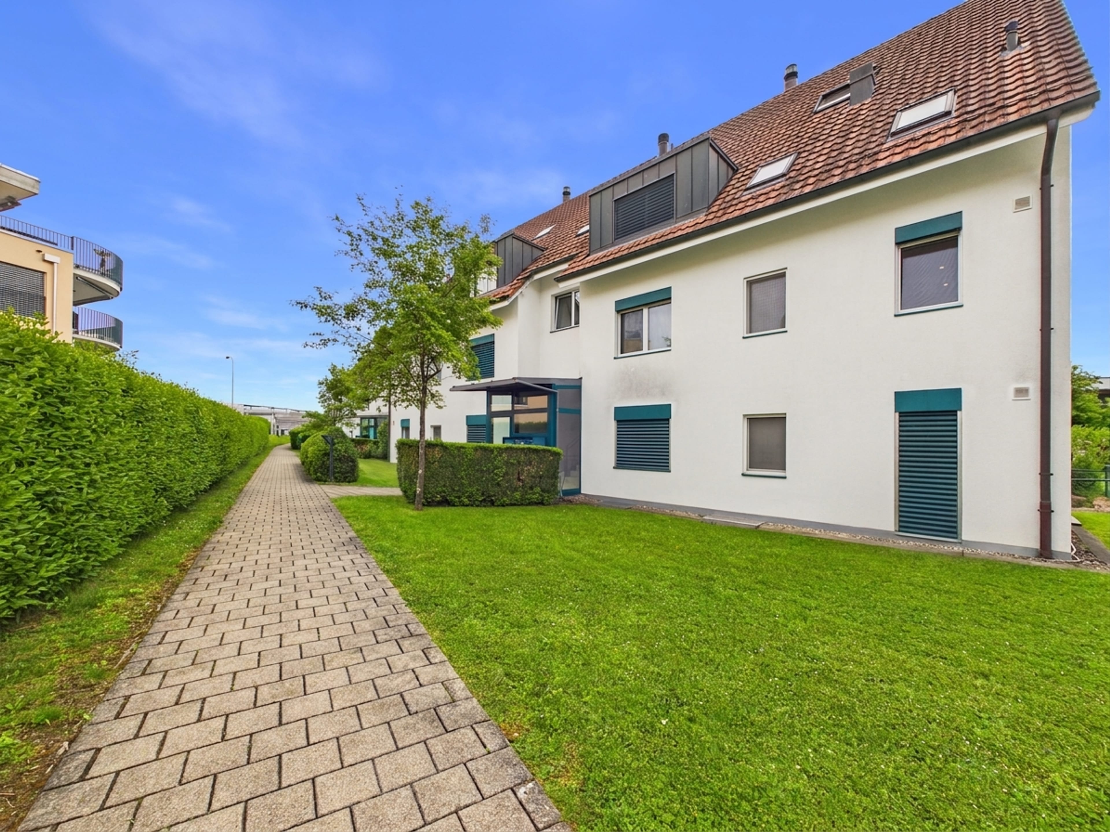 4.5-Zimmer-Wohnung mit grosser Terrasse in Winkel mieten