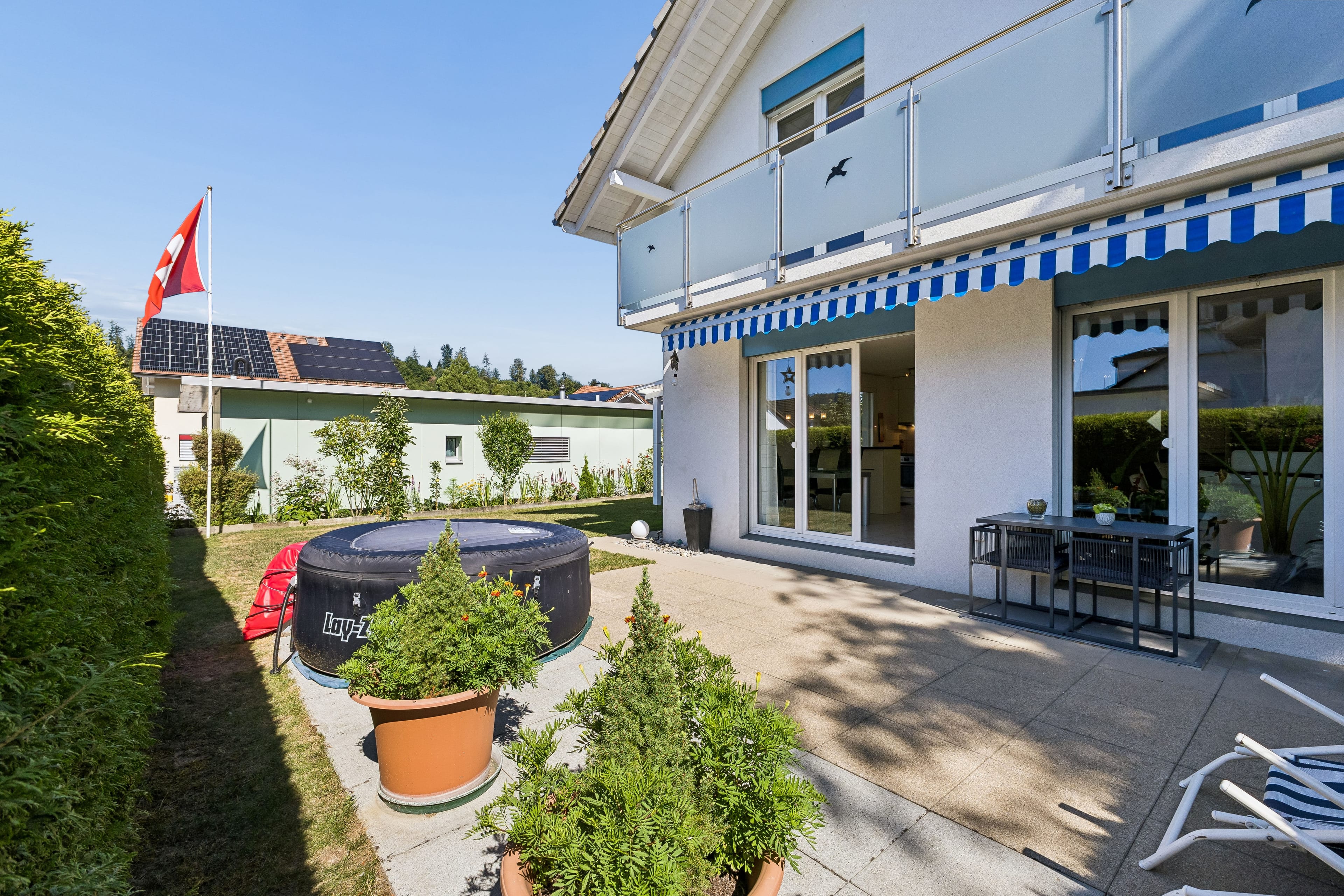 6.5-Zimmer-Einfamilienhaus mit wunderschönem Garten - 10