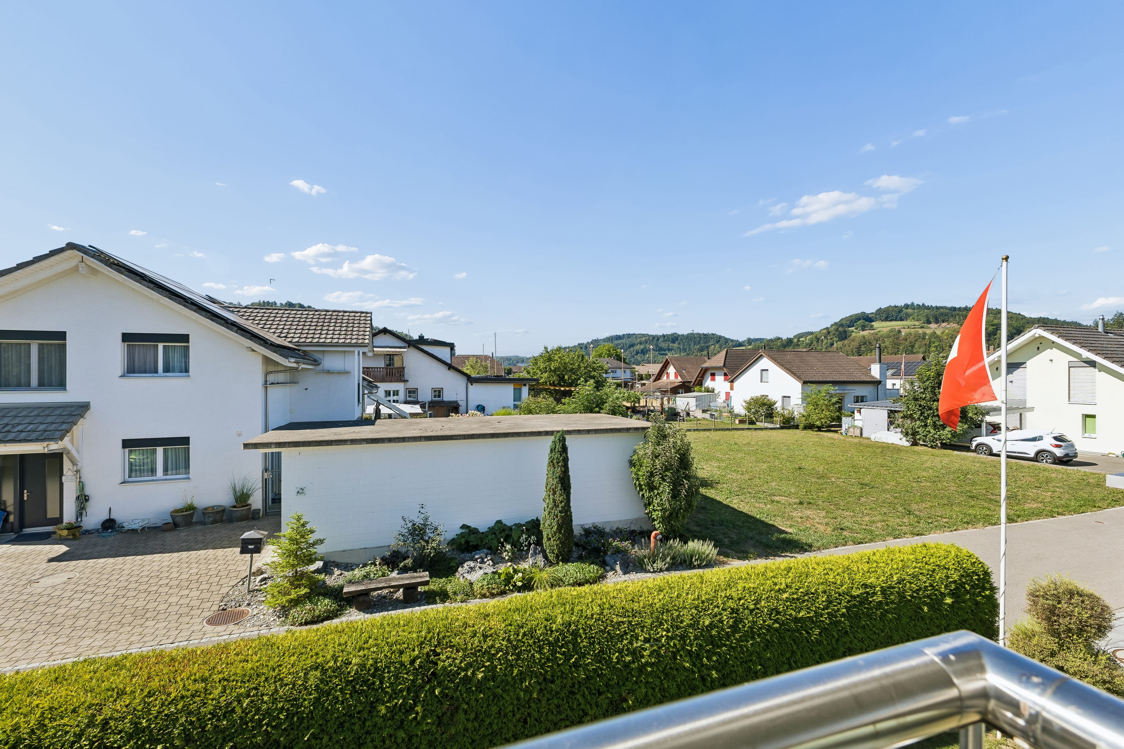 6.5-Zimmer-Einfamilienhaus mit wunderschönem Garten - 24