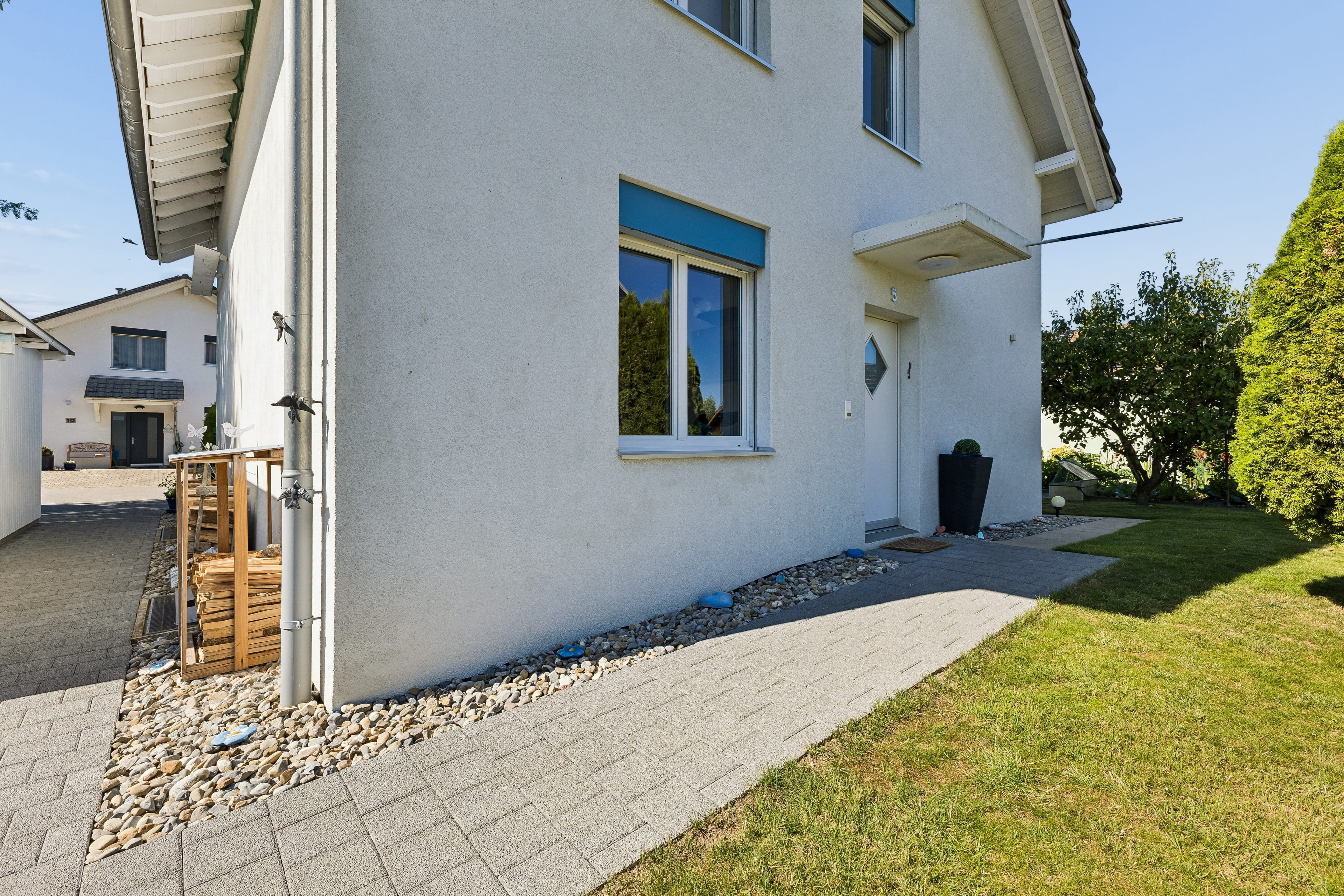 6.5-Zimmer-Einfamilienhaus mit wunderschönem Garten - 26