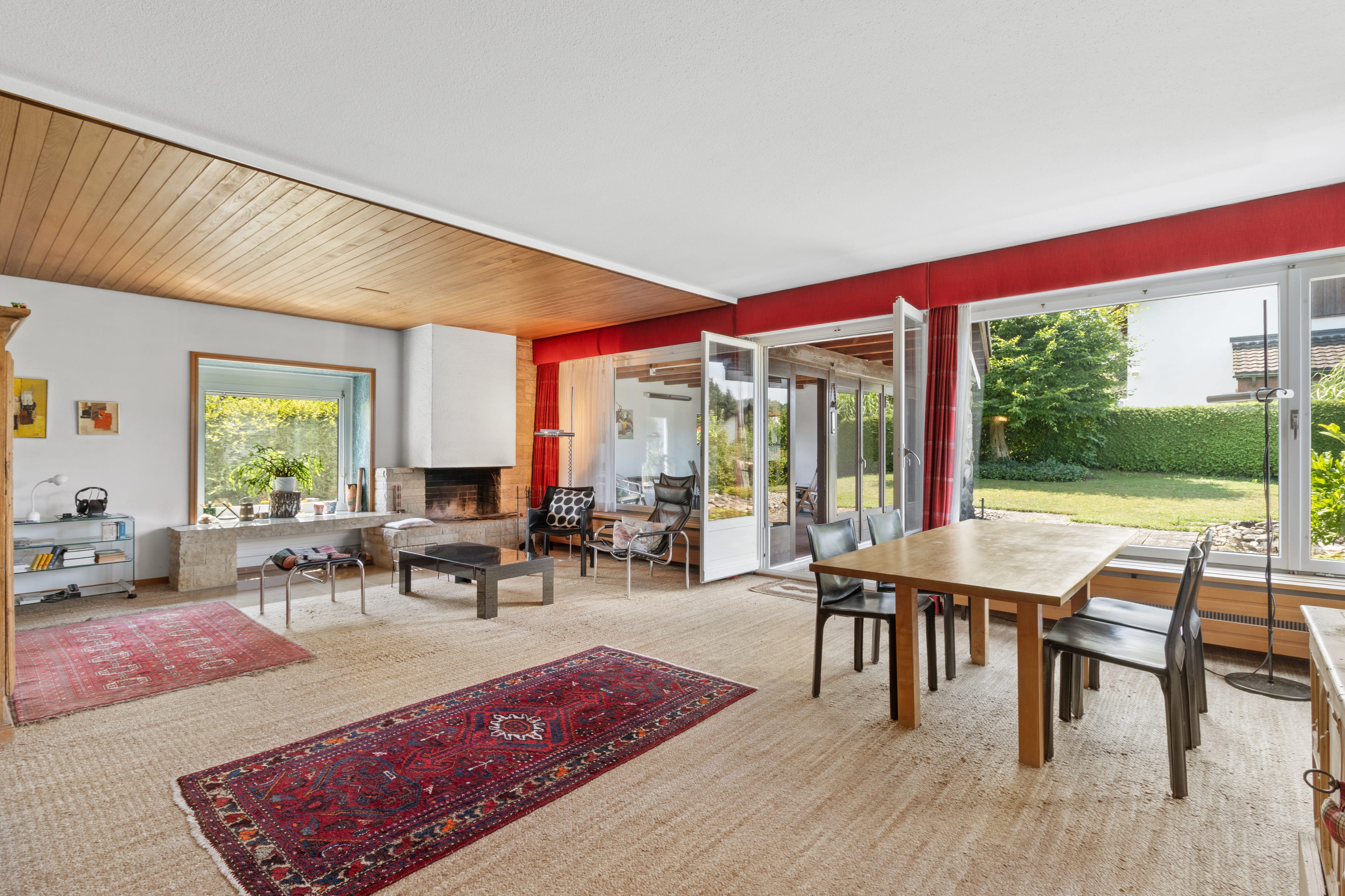 Grosszügiges Einfamilienhaus an sonniger Hanglage mit grossem Garten - 5