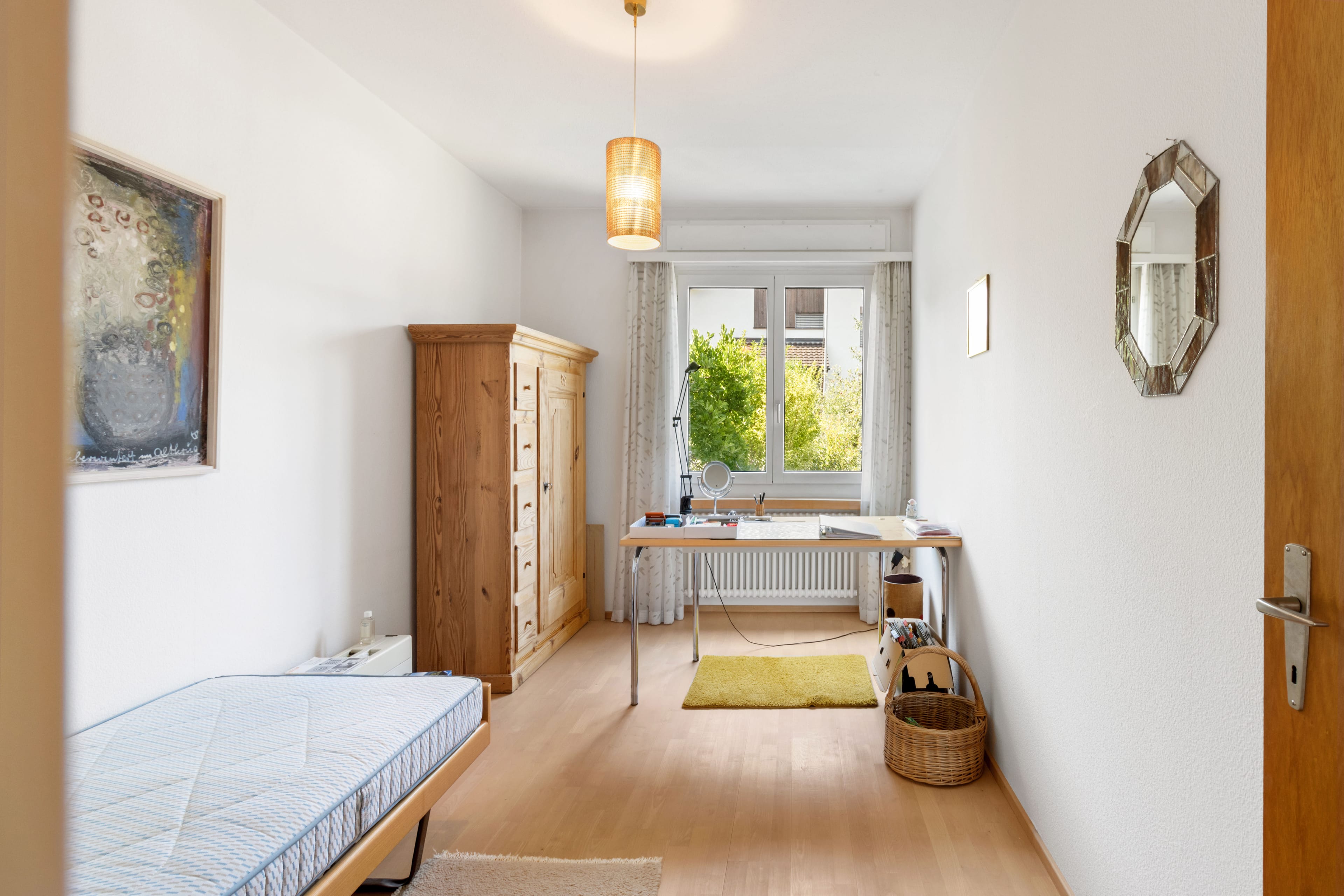 Grosszügiges Einfamilienhaus an sonniger Hanglage mit grossem Garten - 6