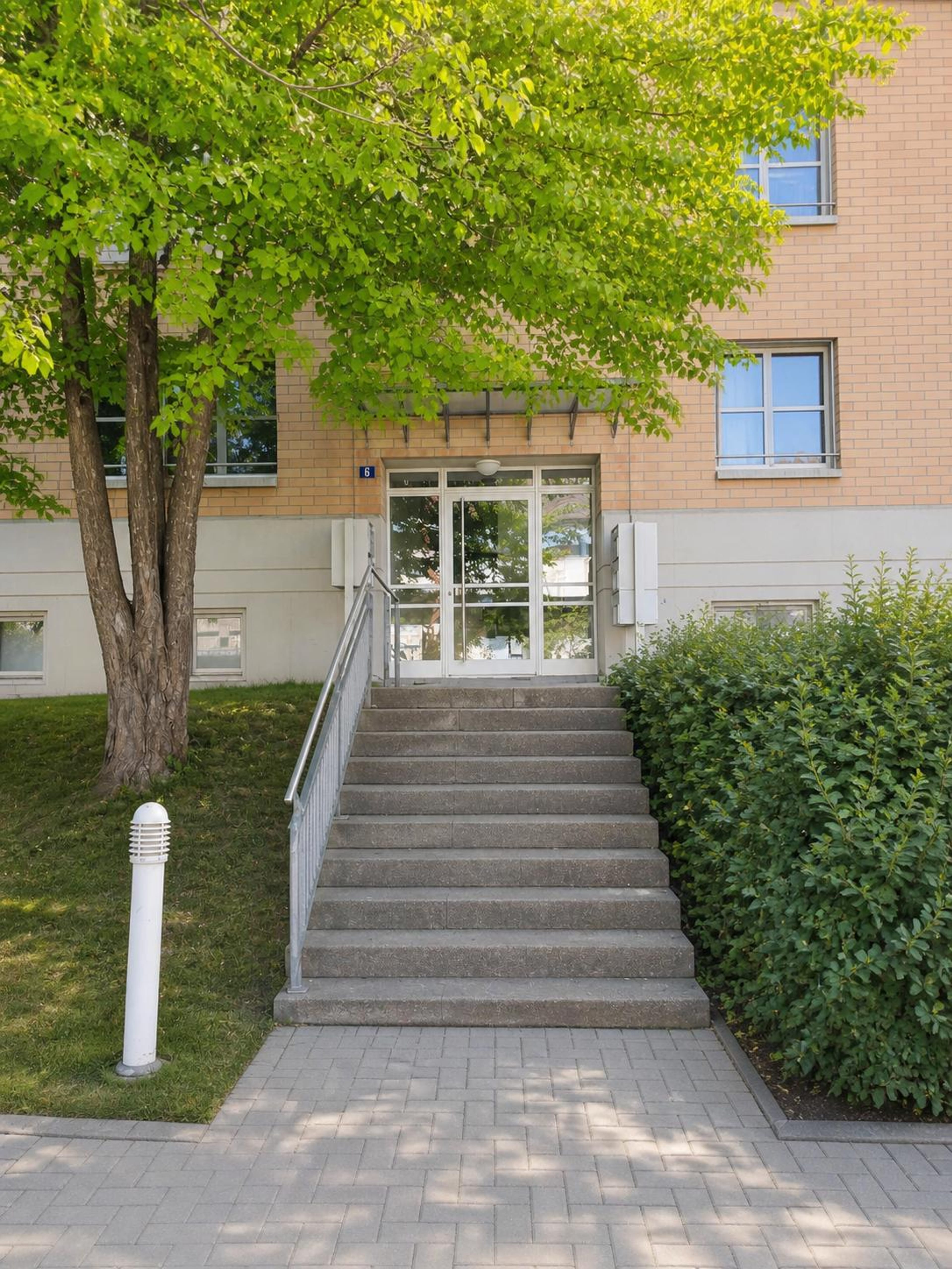 Exklusive Attika-3.5-Zimmer-Wohnung mit Cheminée in Winterthur Seen - Bild 2