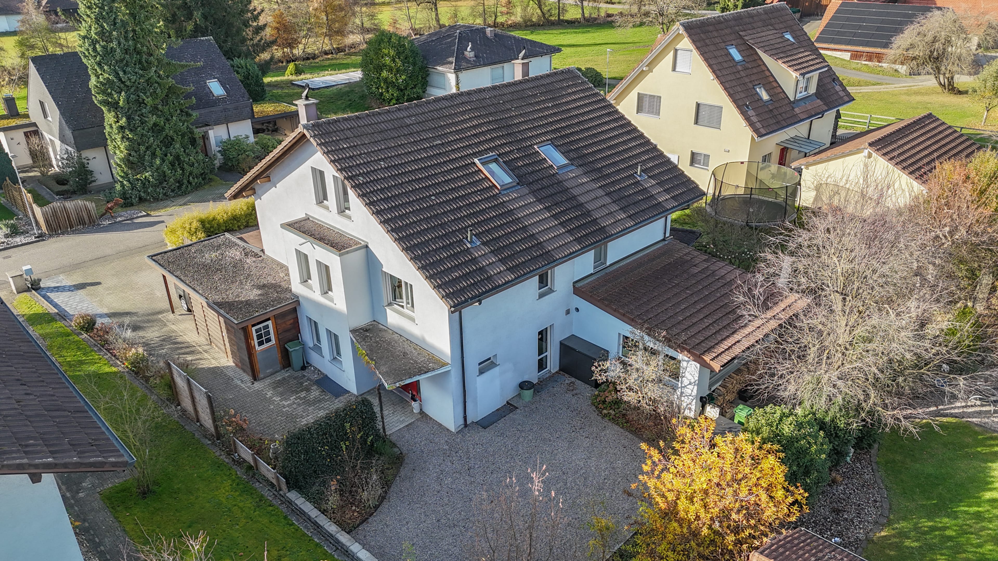 Ankommen und wohlfühlen: 6.5-Zimmer-Doppelhaushälfte in familienfreundlicher Wohnlage - 1