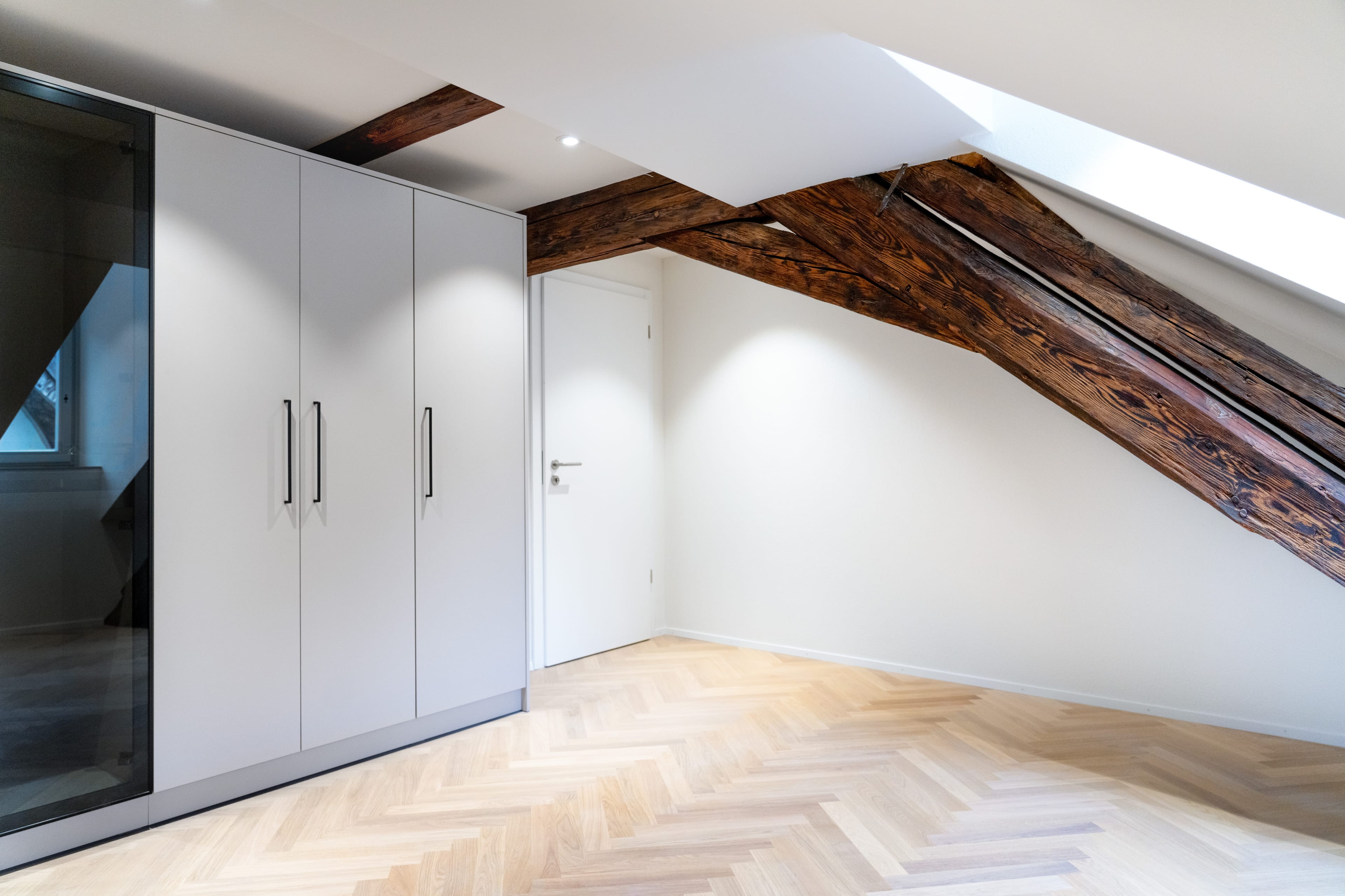 Charmante, kernsanierte 4.5-Zimmer-Dachmaisonettewohnung - 11