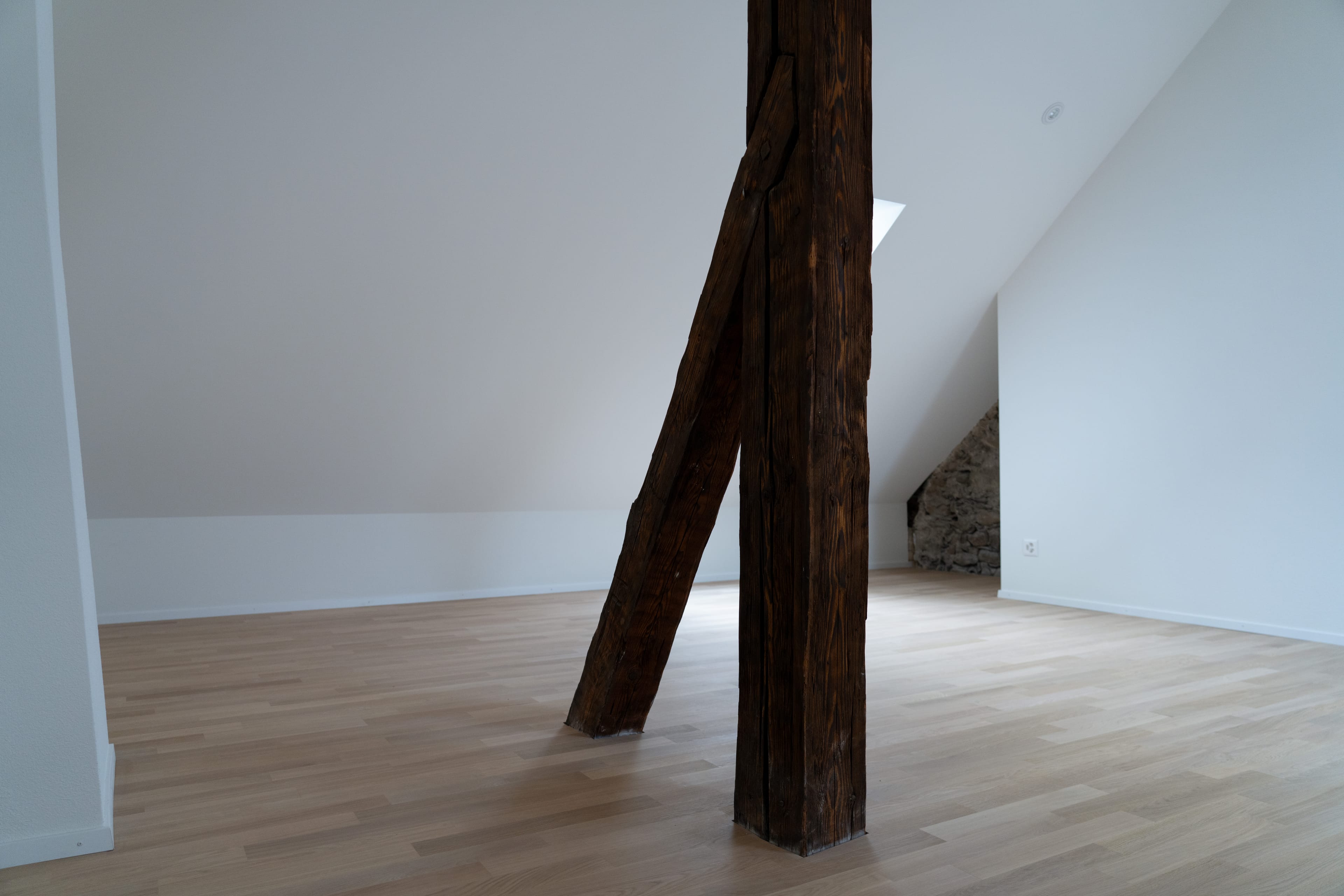 Charmante, kernsanierte 4.5-Zimmer-Dachmaisonettewohnung - 13
