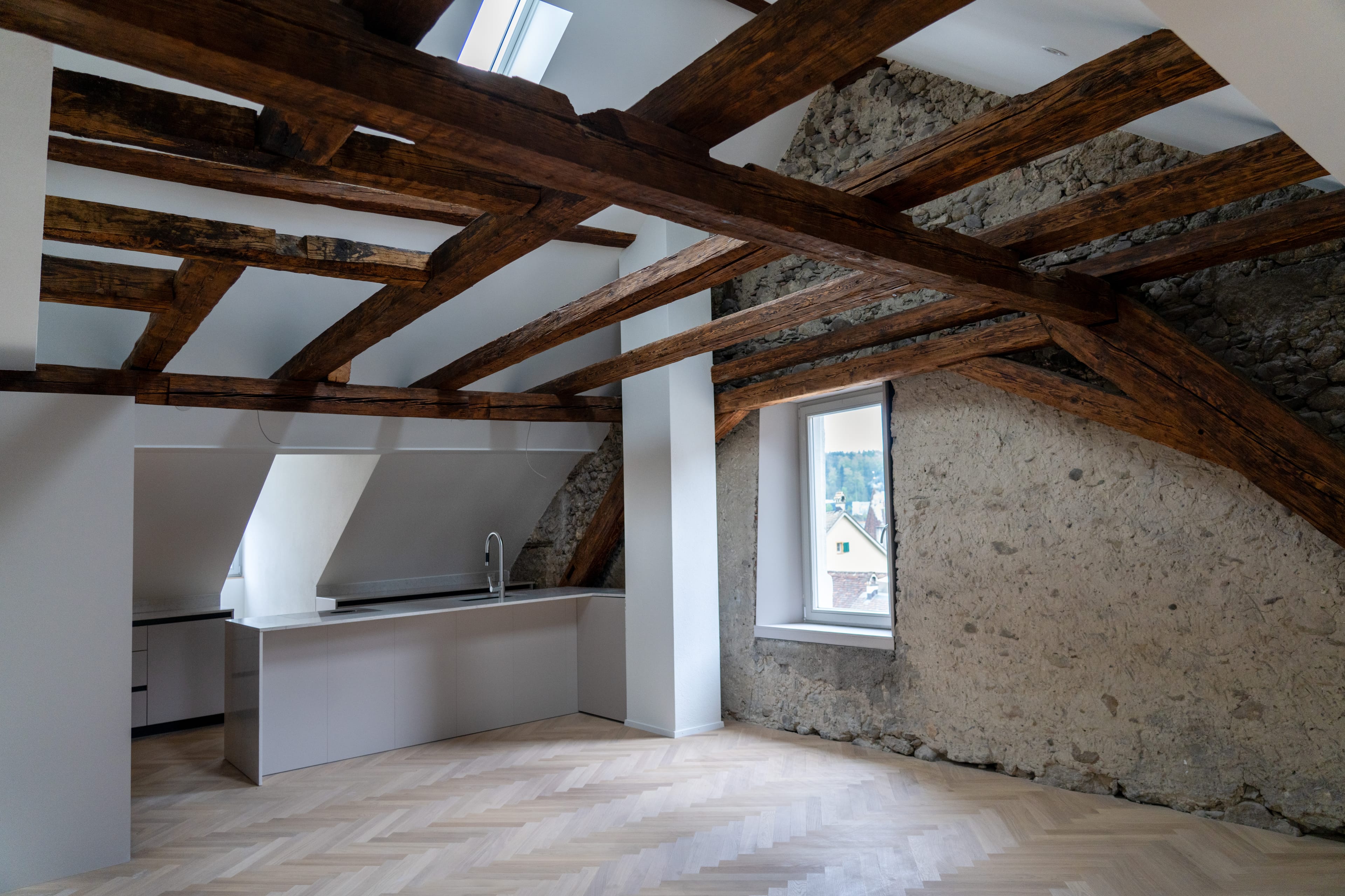 Charmante, kernsanierte 4.5-Zimmer-Dachmaisonettewohnung - Bild 5