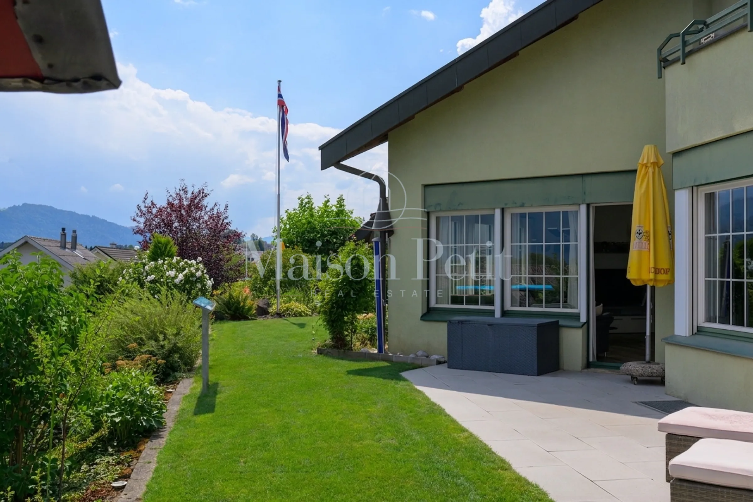 Das grandiosä Eifamiliehuus mit Garten, unverbaubarer Aussicht und viel Platz isch ready für neue Besitzer - 27