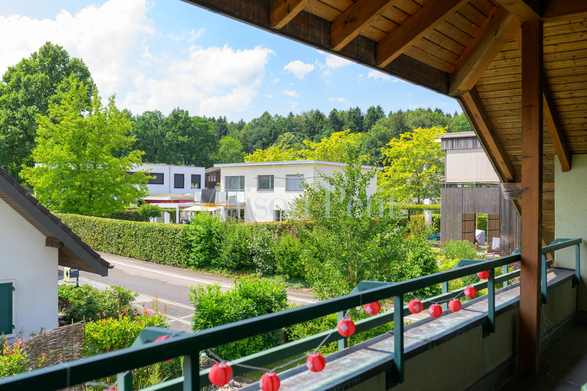 Das grandiosä Eifamiliehuus mit Garten, unverbaubarer Aussicht und viel Platz isch ready für neue Besitzer - 25