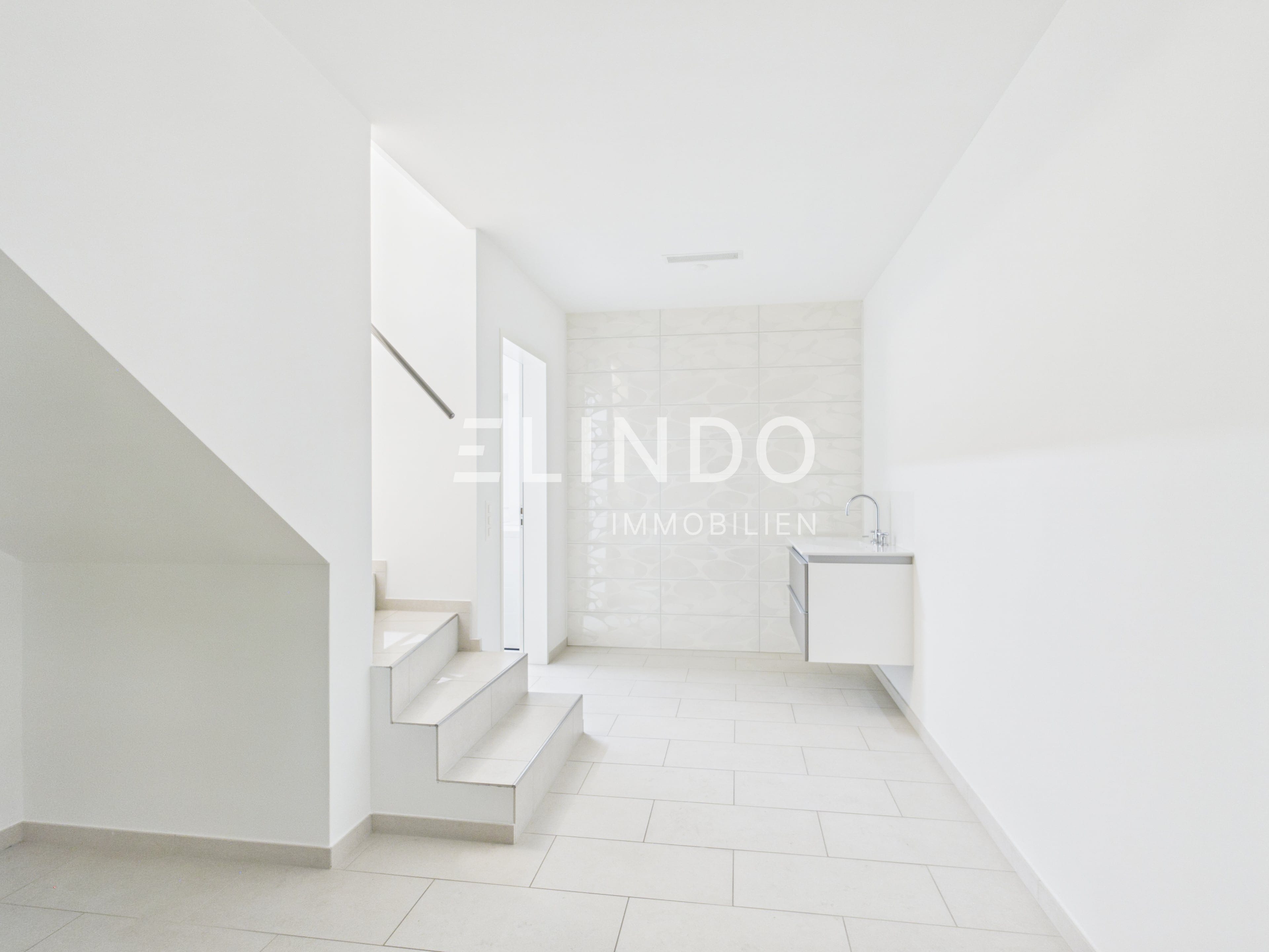 Lichtvolle 5.5-Zimmer-Maisonette mit Terrasse in Maur mieten - Bild 10