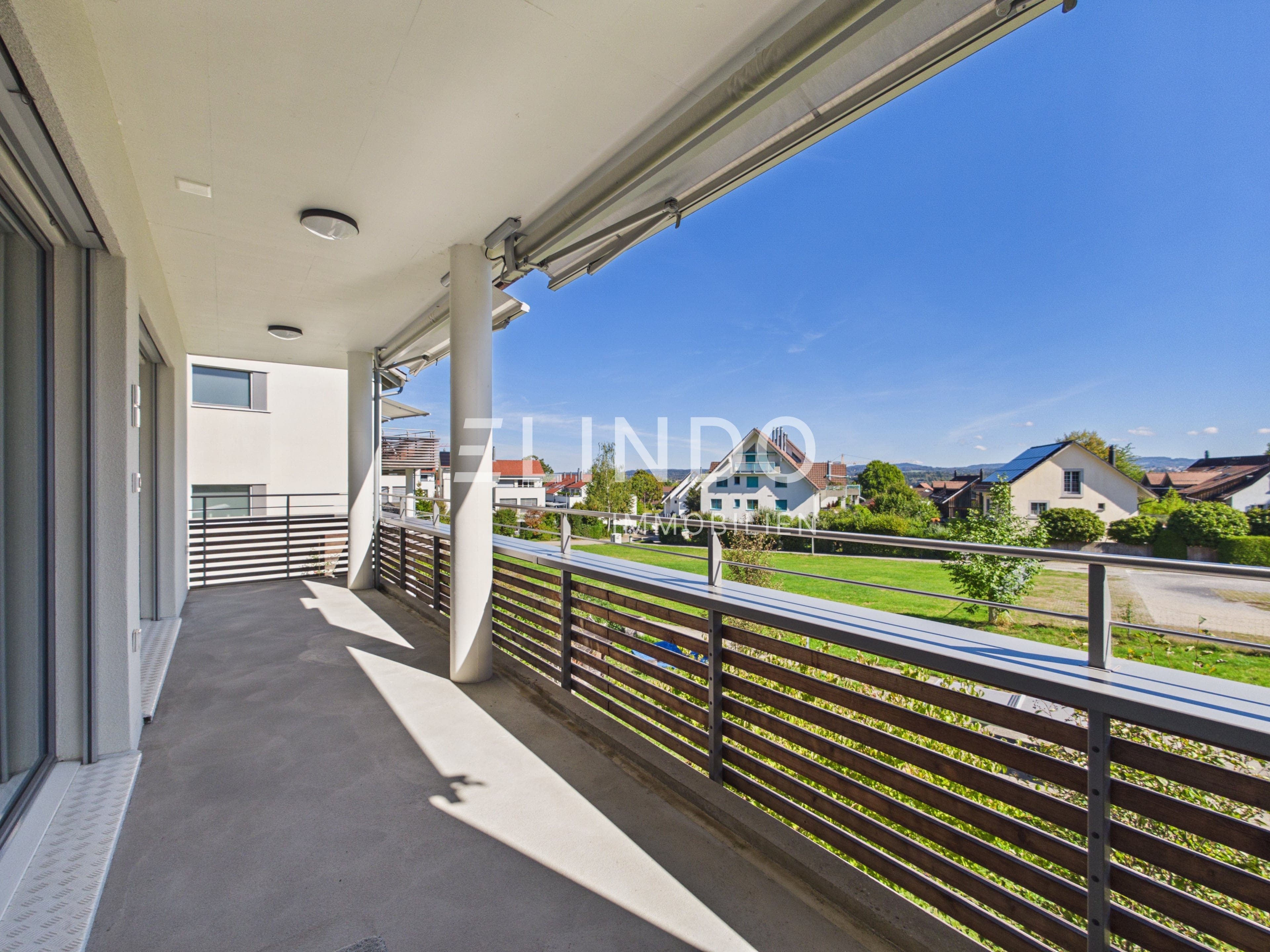 Lichtvolle 5.5-Zimmer-Maisonette mit Terrasse in Maur mieten - Bild 3