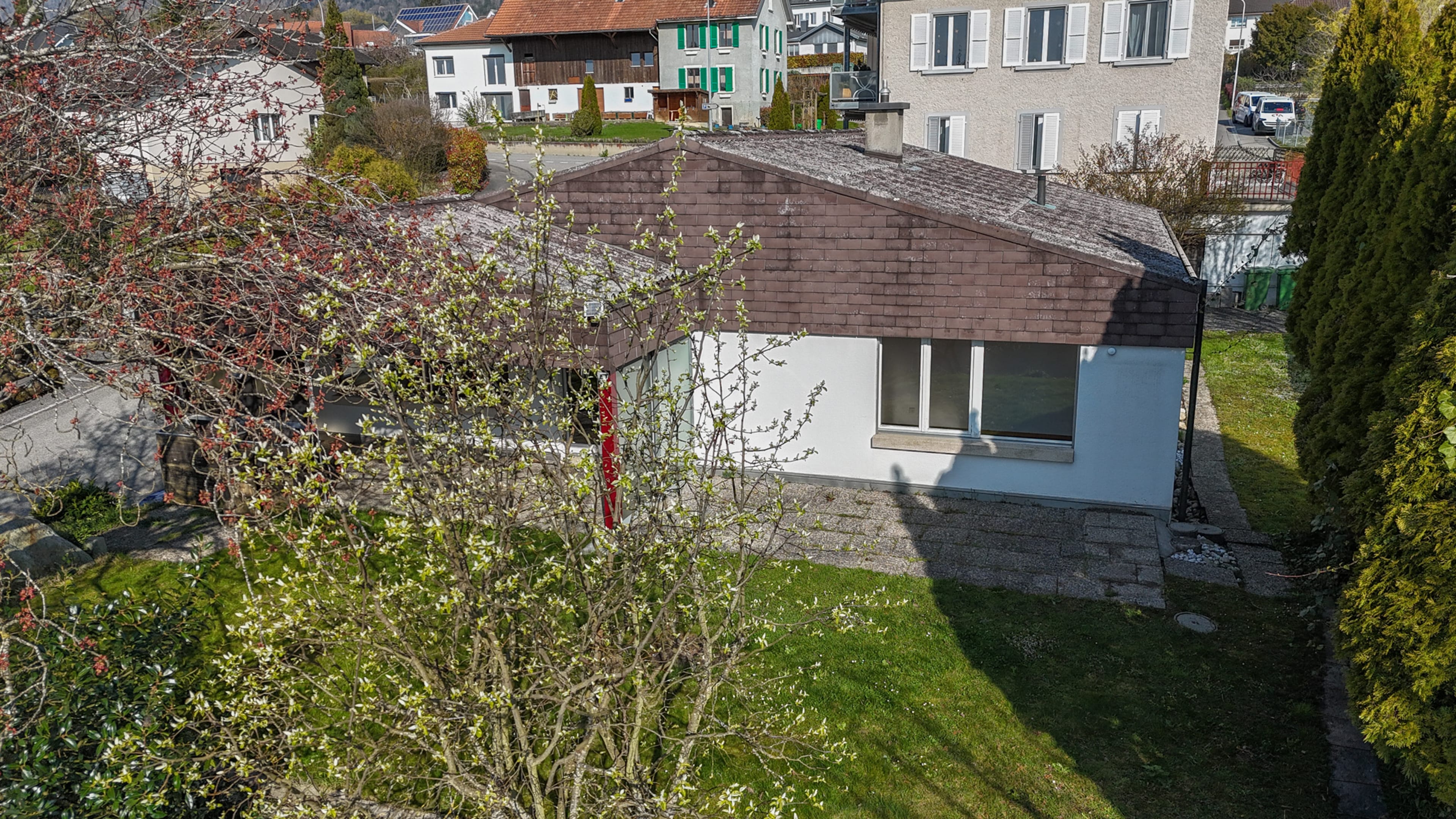 Raum für Ideen: Grosszügiges Einfamilienhaus auf zwei Etagen - 18