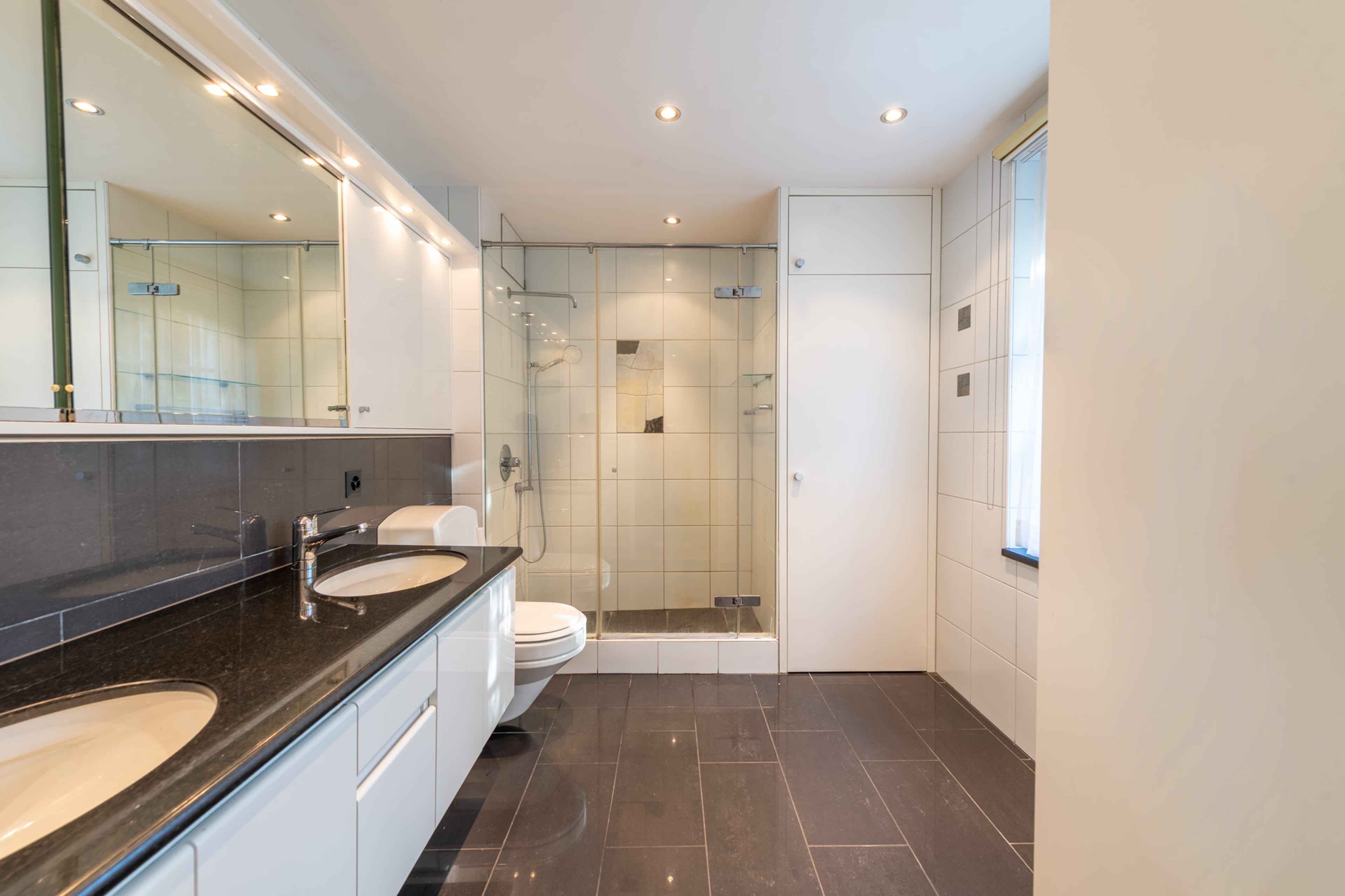 Modernes Zuhause mit Cheminée & privatem Gartenanteil - 7